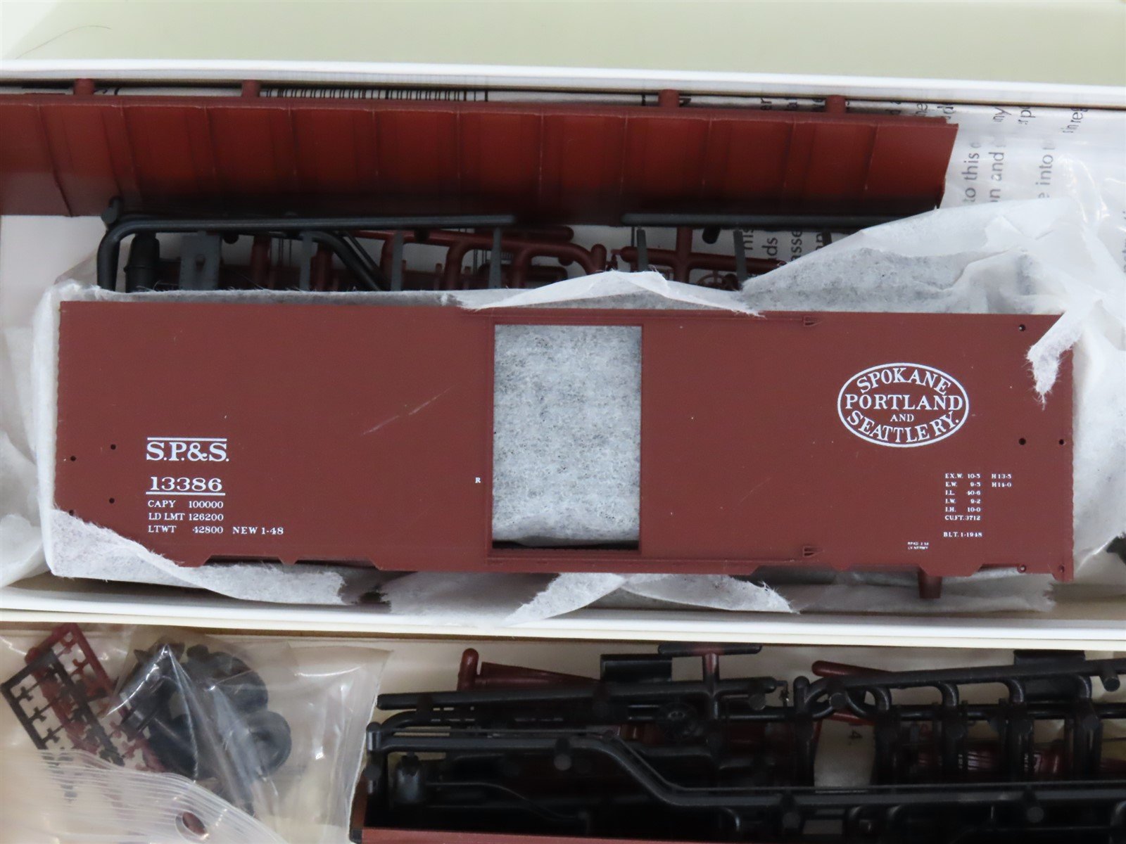 LOT of 5 HO Scale Red Caboose Kits NYC/P&LE/WP/SP&S/NW Box Cars
