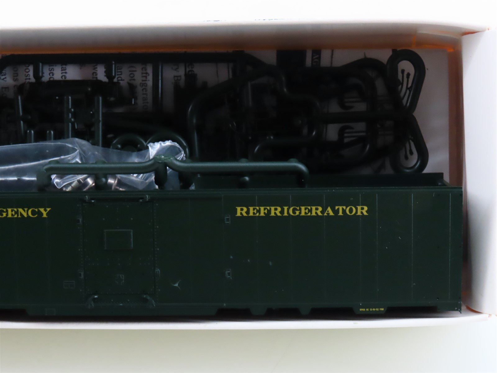 HO Branchline Blueprint Series Kit 2501 REX Railway Express Agency Reefer #6106