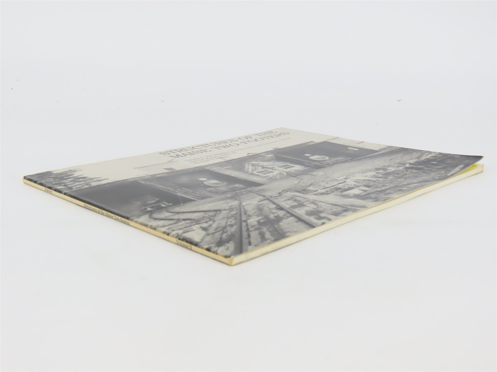Structures Of The Maine Two-Footers Volume II by Peter S. Barney ©1988 SC Book