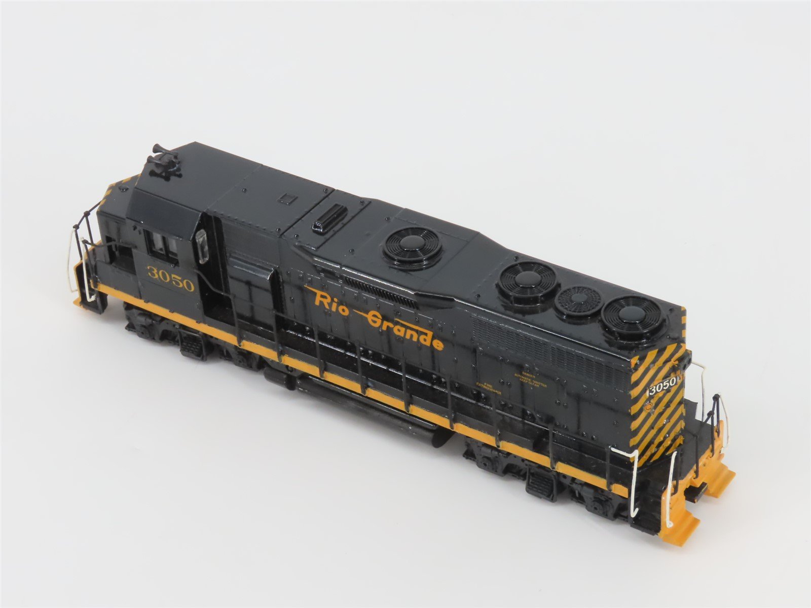 HO Scale Athearn 4200 D&RGW Rio Grande GP35 Diesel #3050 - Custom - Unpowered