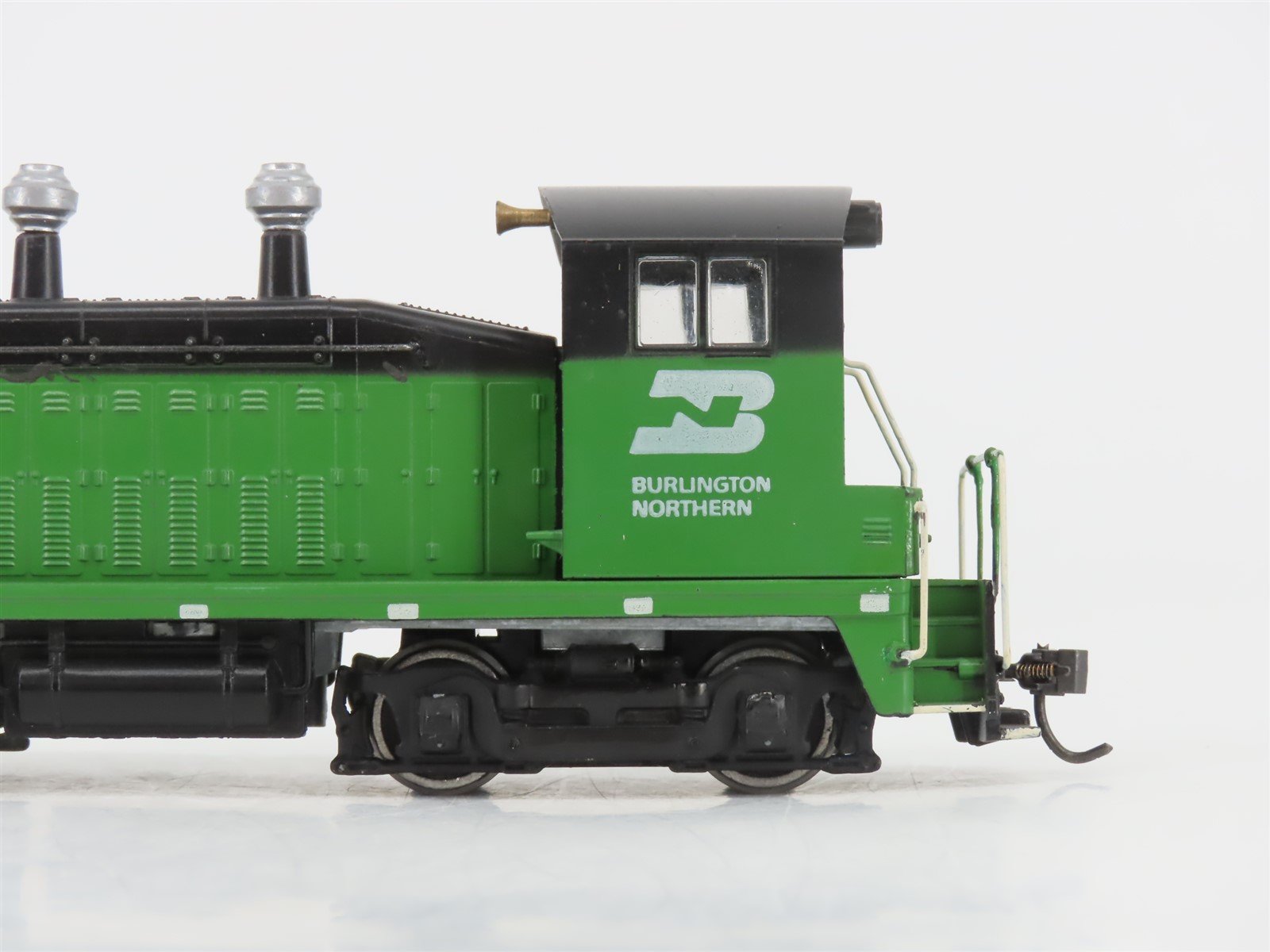 HO Scale Athearn 4002/4077 BN Burlington Northern SW1500 Cow & Calf Diesel Set
