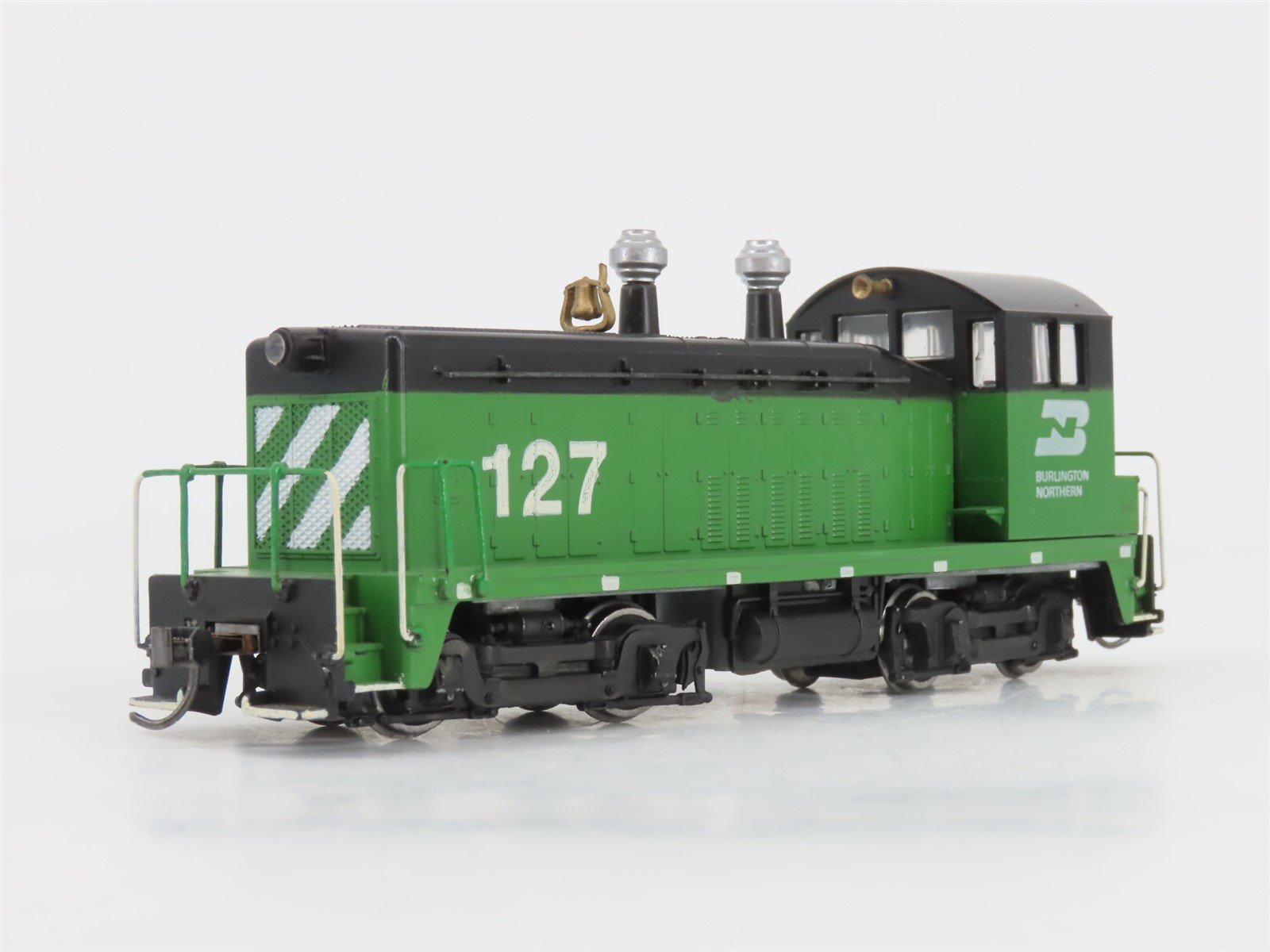 HO Scale Athearn 4002/4077 BN Burlington Northern SW1500 Cow & Calf Diesel Set