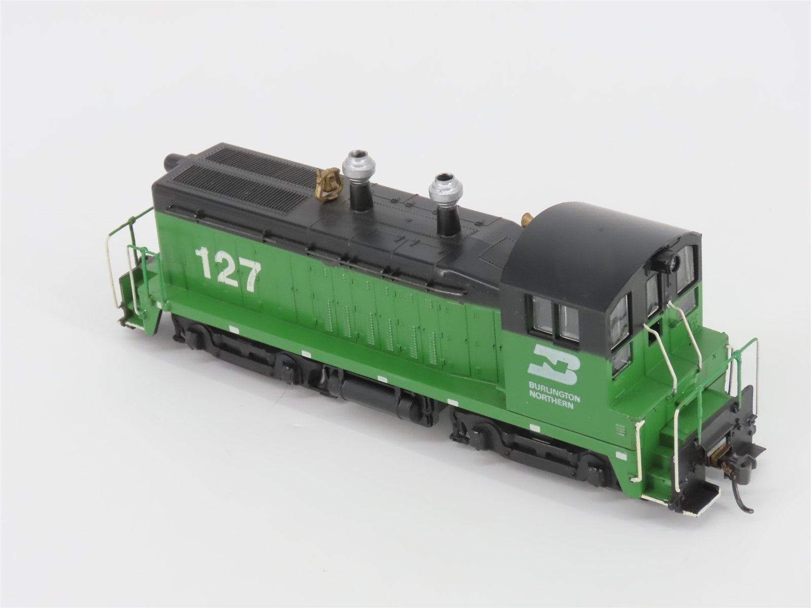 HO Scale Athearn 4002/4077 BN Burlington Northern SW1500 Cow & Calf Diesel Set