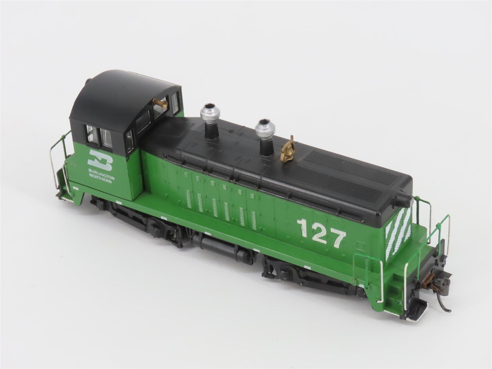 HO Scale Athearn 4002/4077 BN Burlington Northern SW1500 Cow & Calf Diesel Set