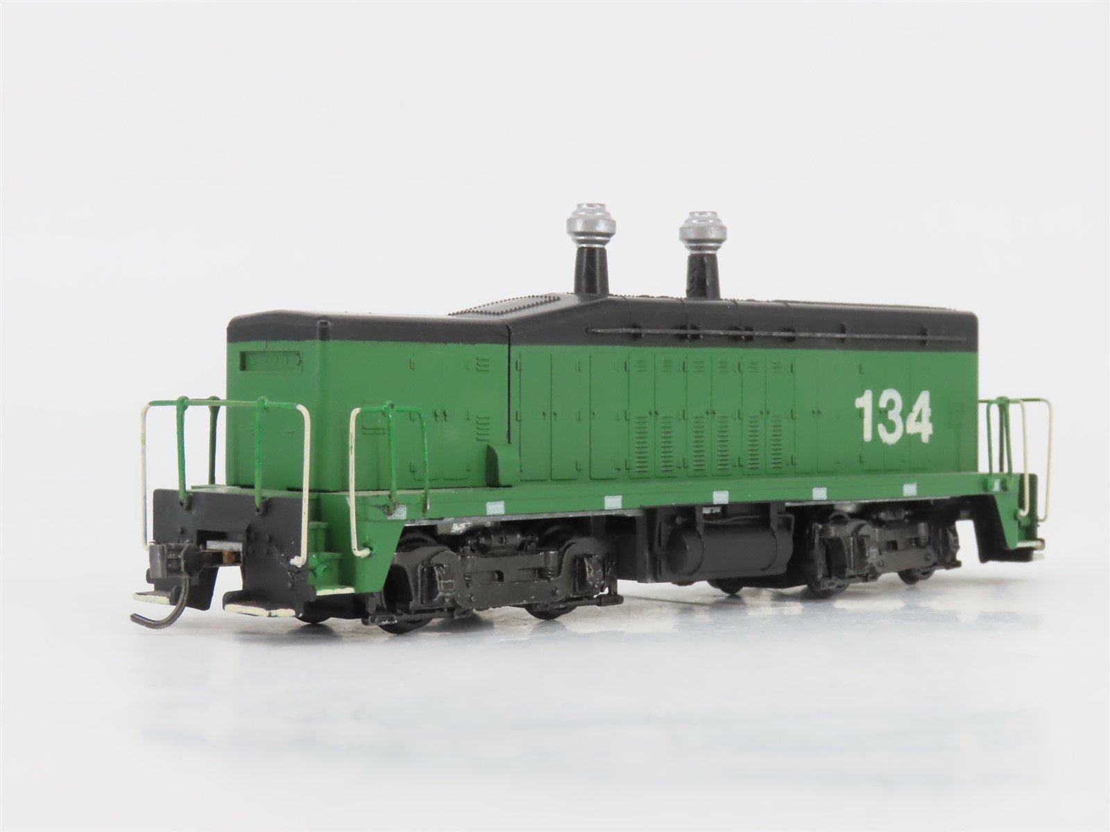 HO Scale Athearn 4002/4077 BN Burlington Northern SW1500 Cow & Calf Diesel Set