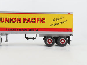 1:34 Scale First Gear #19-1965 Die-Cast UP Union Pacific RF-200 Tractor Trailer