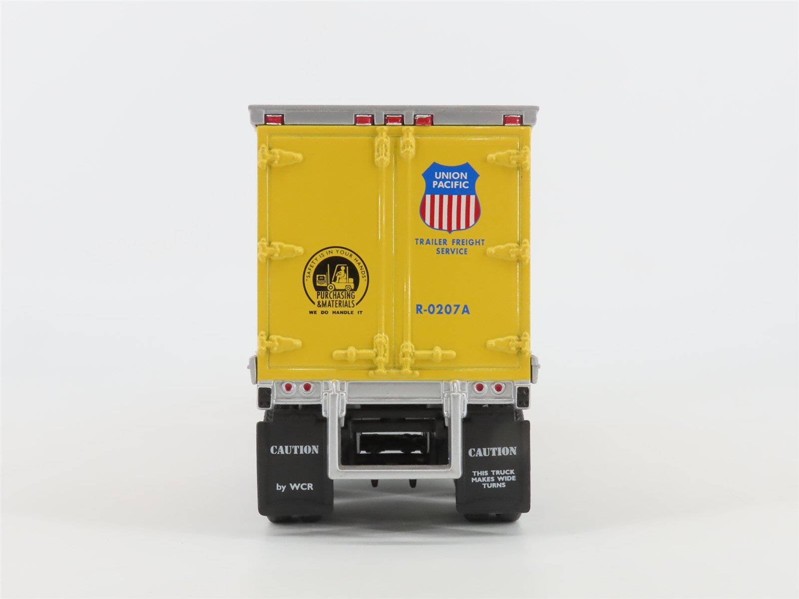 1:34 Scale First Gear #19-1965 Die-Cast UP Union Pacific RF-200 Tractor Trailer