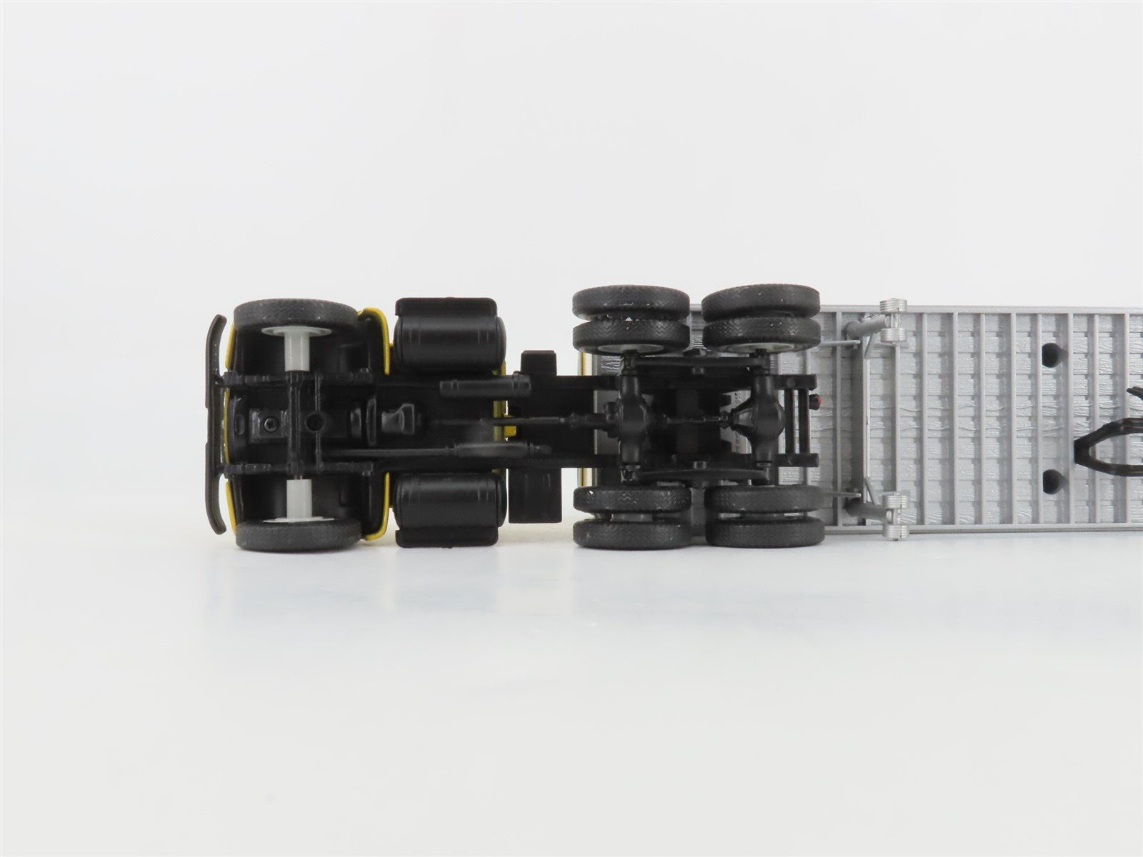 1:34 Scale First Gear #19-1965 Die-Cast UP Union Pacific RF-200 Tractor Trailer