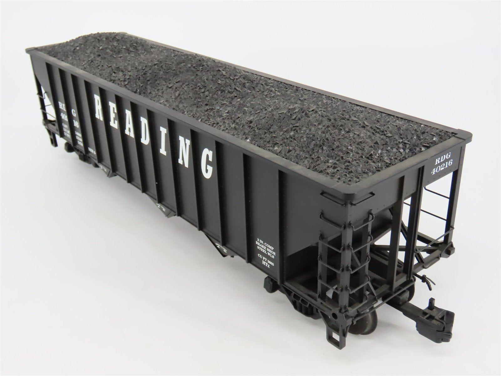 G Scale USA Trains R14015 RDG Reading 3-Bay Open Hopper #40216 w/Coal Load