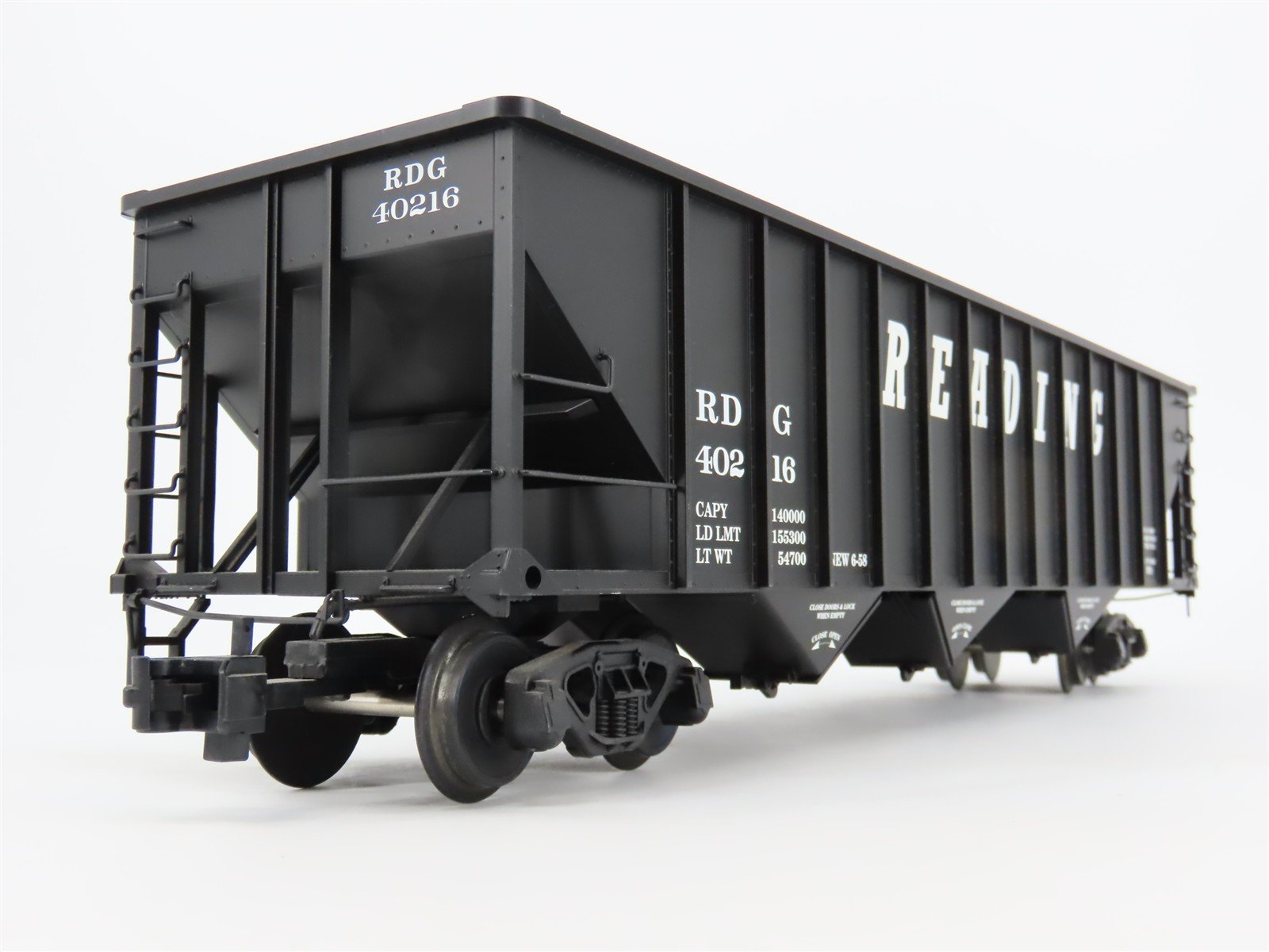 G Scale USA Trains R14015 RDG Reading 3-Bay Open Hopper #40216 w/Coal Load