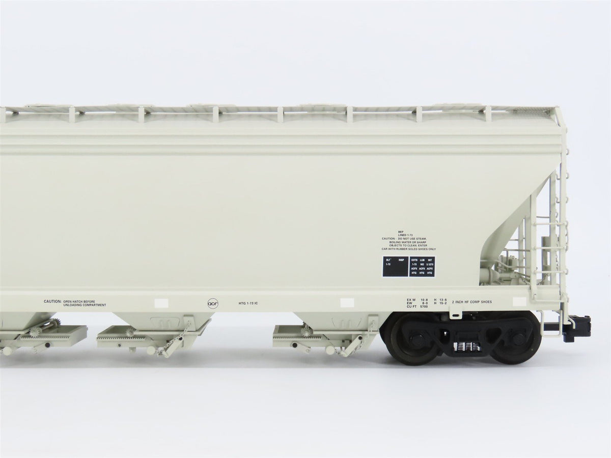 G Scale USA Trains RDG Reading 4-Bay Covered Hopper #79196