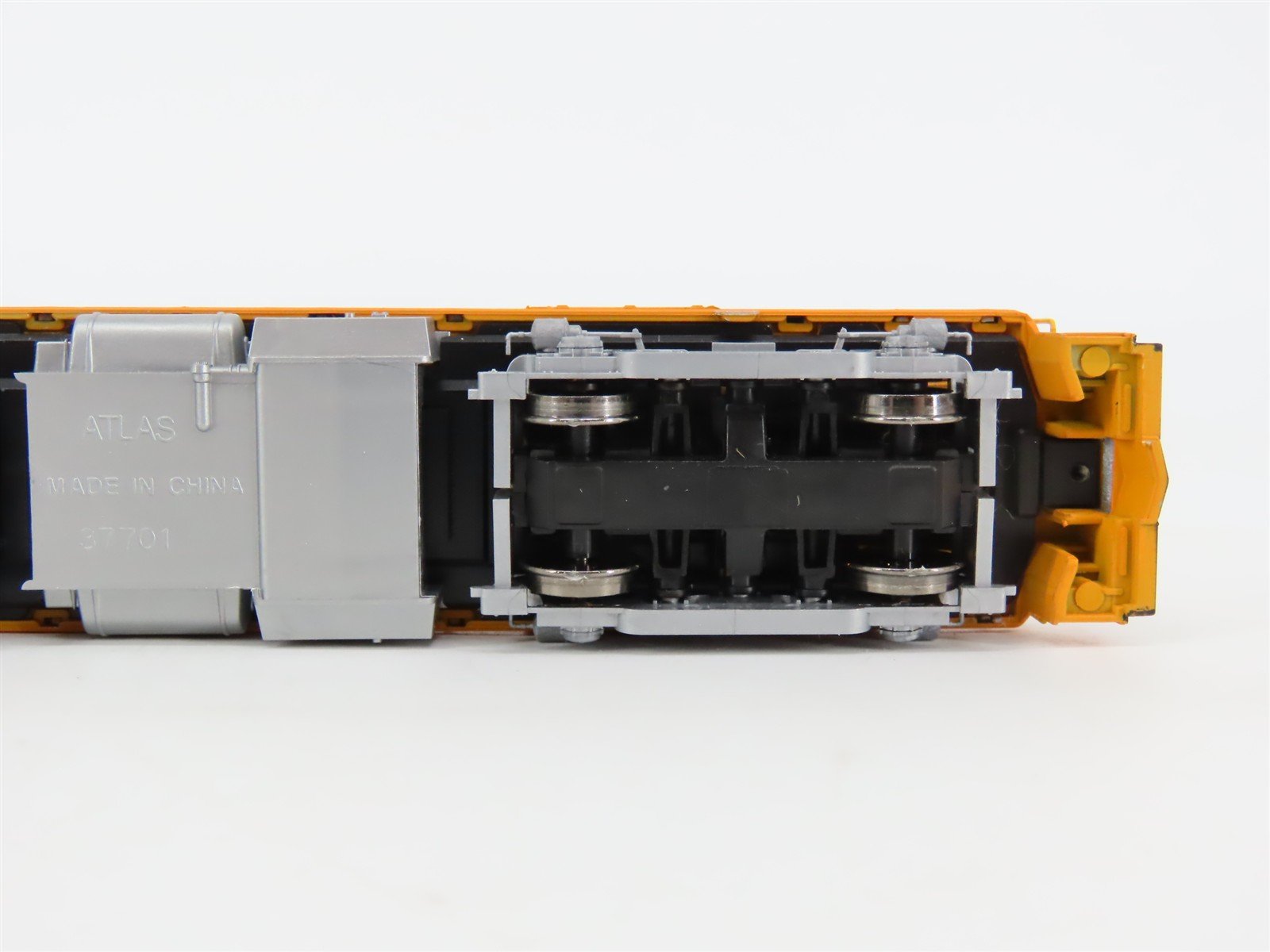 HO Scale Atlas Classic 10000065 Interstate RS-3 Diesel Locomotive #33