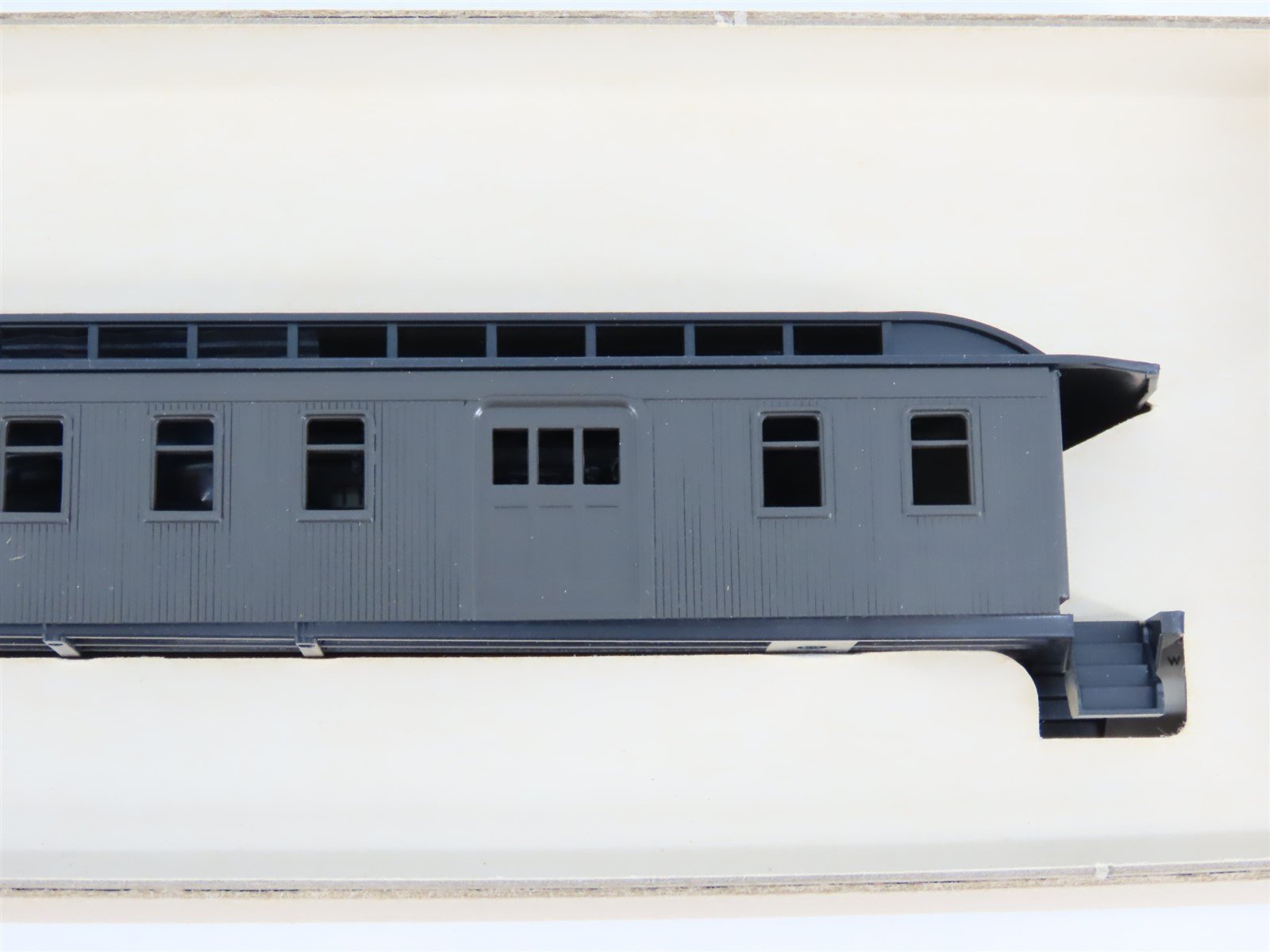 HO Scale Roundhouse Undecorated & UP Pullman Coach, Baggage Passenger Car Kits