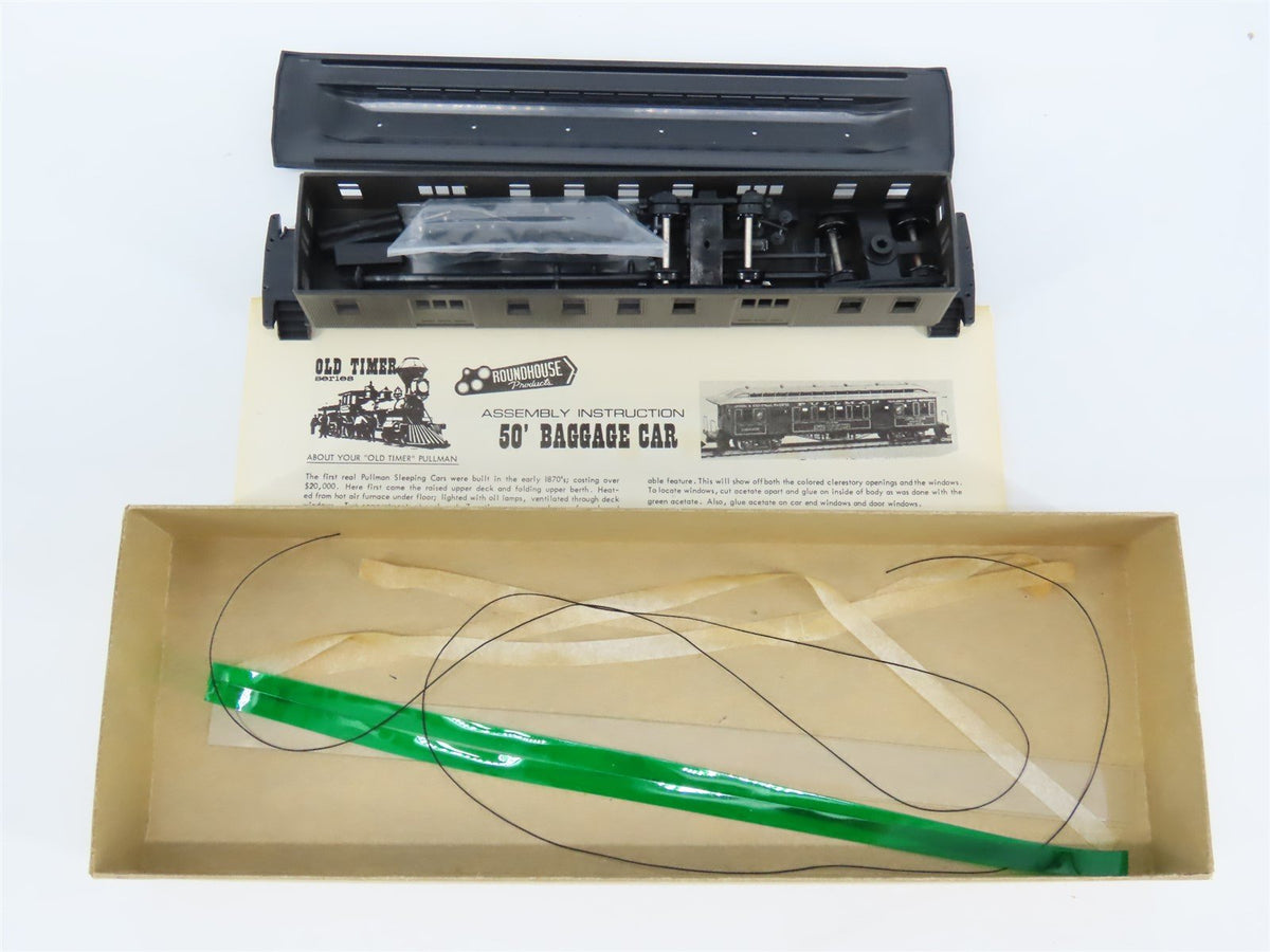HO Scale Roundhouse Undecorated &amp; UP Pullman Coach, Baggage Passenger Car Kits