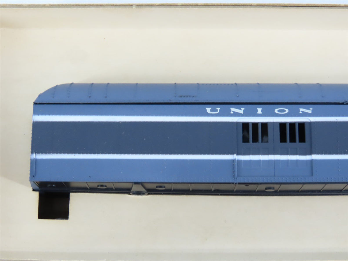 HO Scale Roundhouse Undecorated &amp; UP Pullman Coach, Baggage Passenger Car Kits