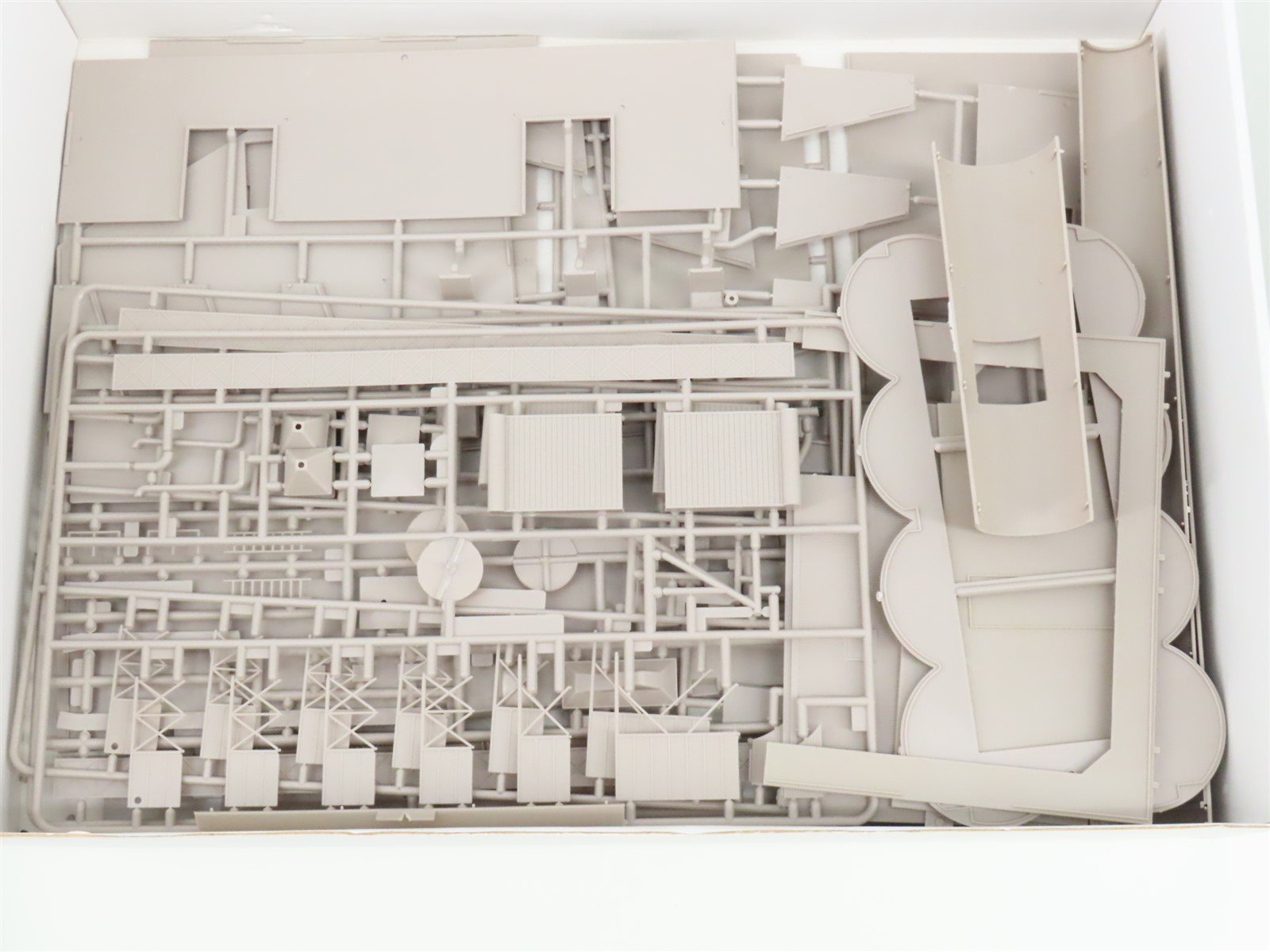 HO Walthers Cornerstone Kit 933-3098 Valley Cement #933-1050 Motorizing Kit