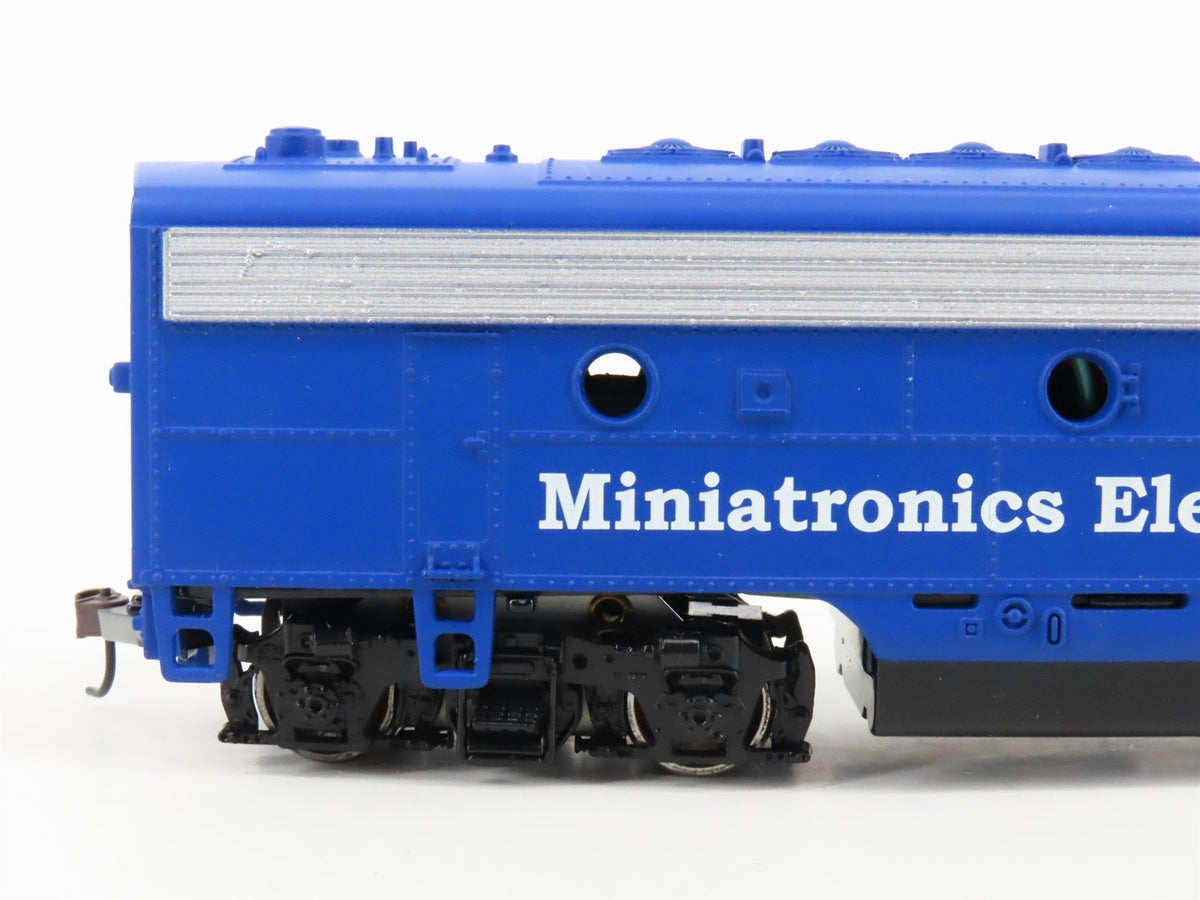 HO Scale Miniatronics&#39; PEC2-1 Electrak Clean II Track Cleaner