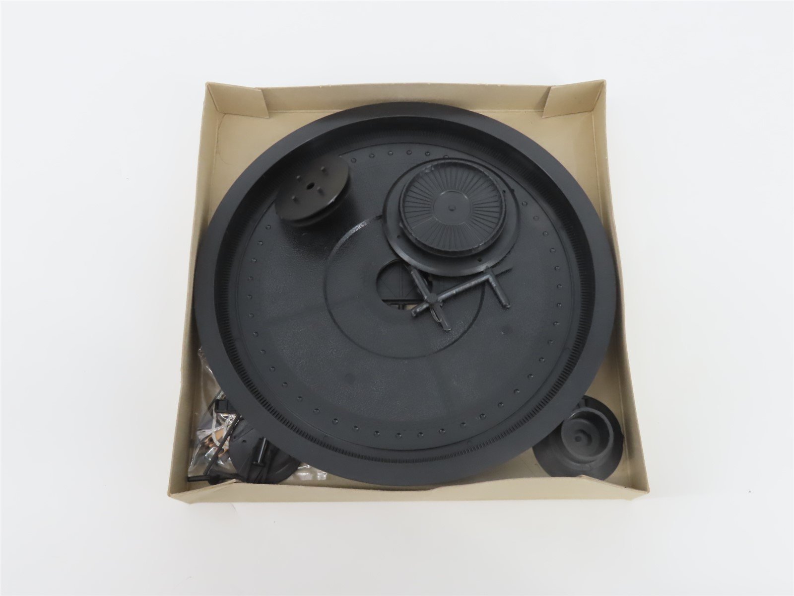 N Scale Con-Cor B646 Manual Turntable w/Added Motor