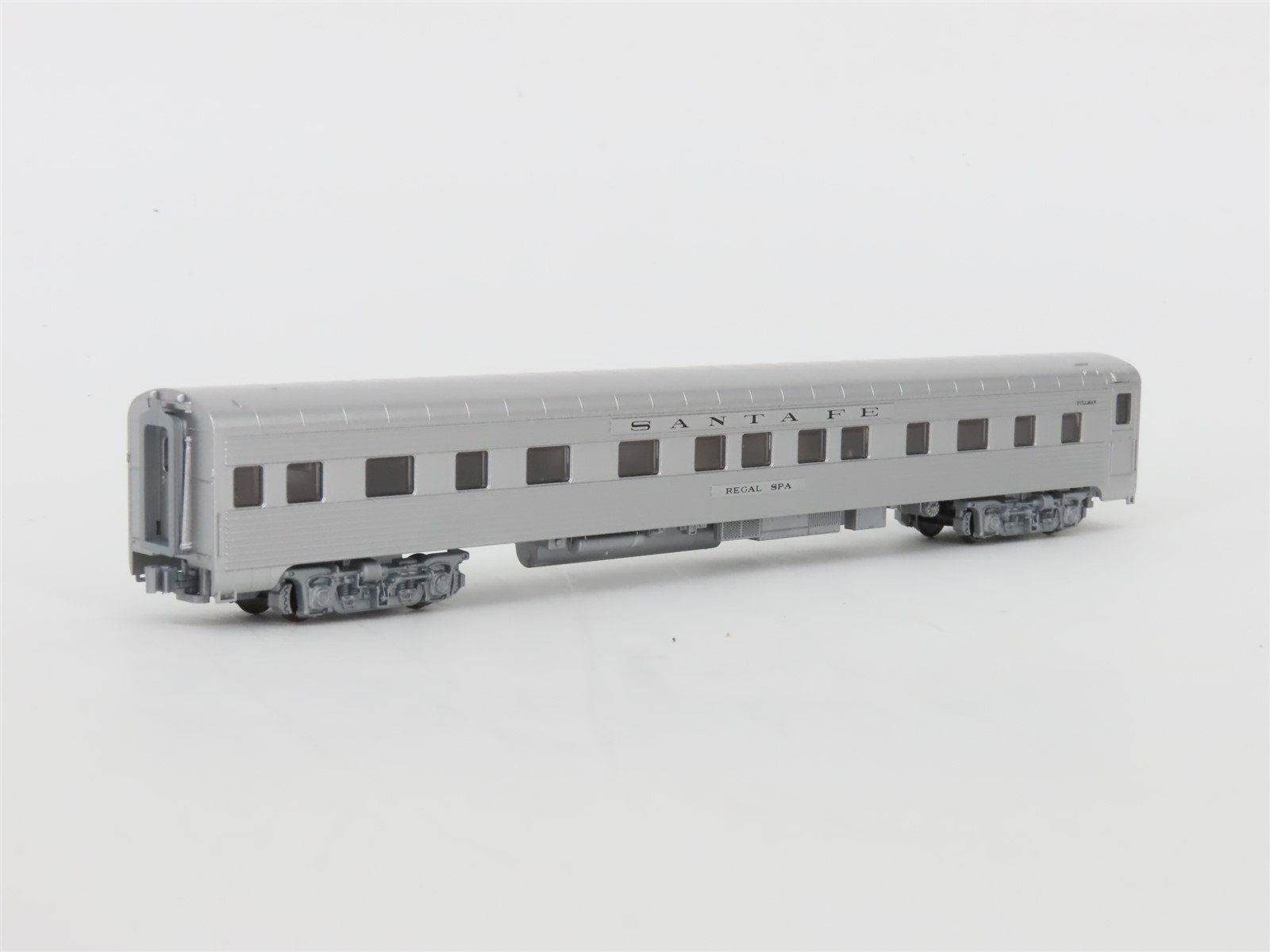N Scale KATO 156-0905 ATSF Santa Fe Railroad Sleeper Passenger Car 