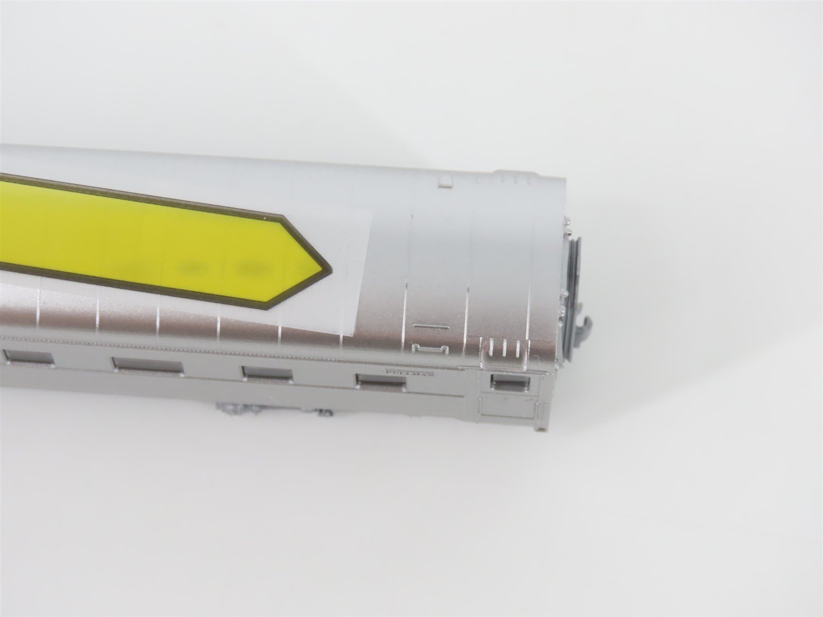 N Scale KATO 156-0905 ATSF Santa Fe Railroad Sleeper Passenger Car 