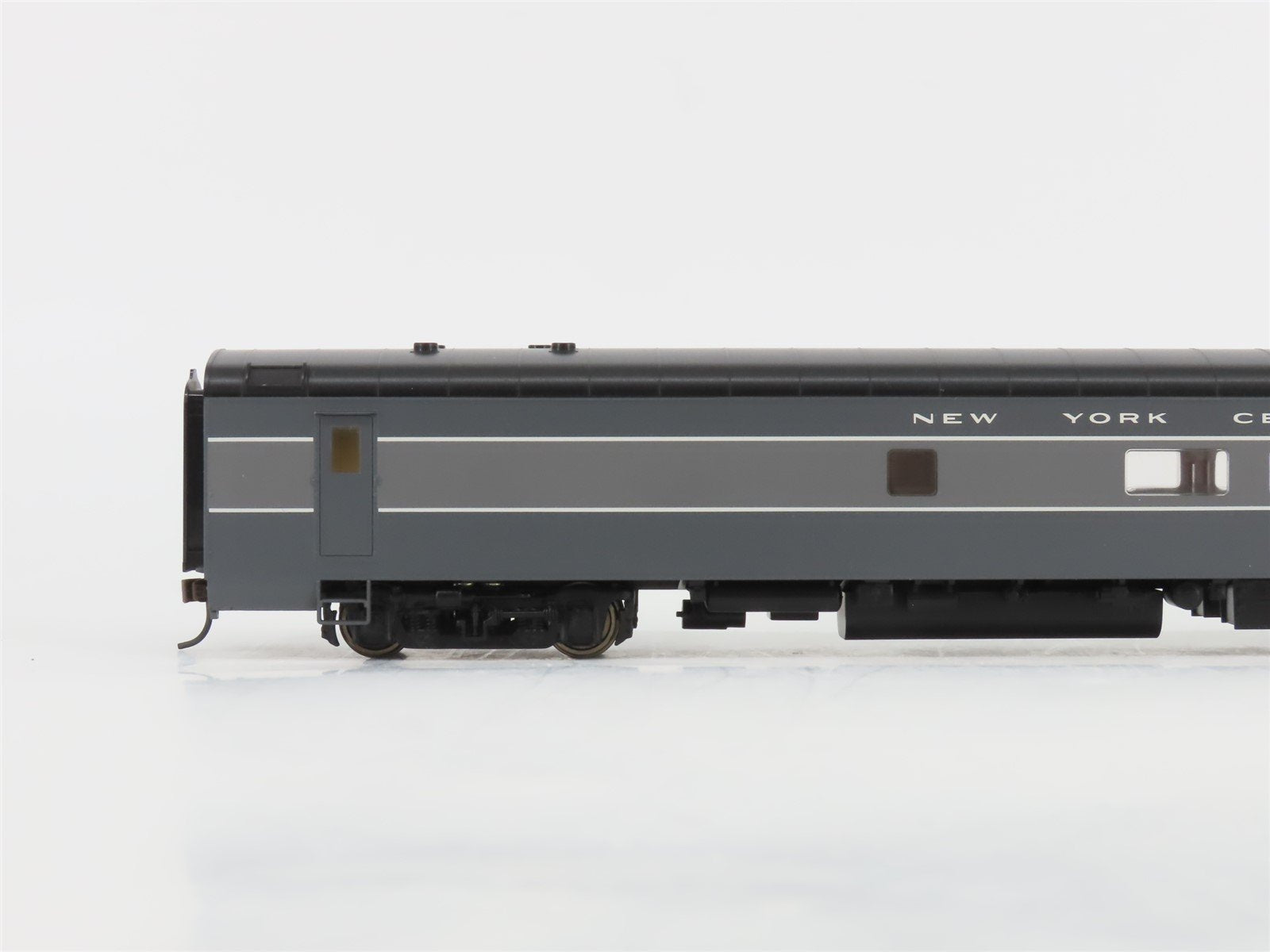HO Scale Walthers 932-6832 NYC Pullman Standard 48-Seat Diner Passenger Car