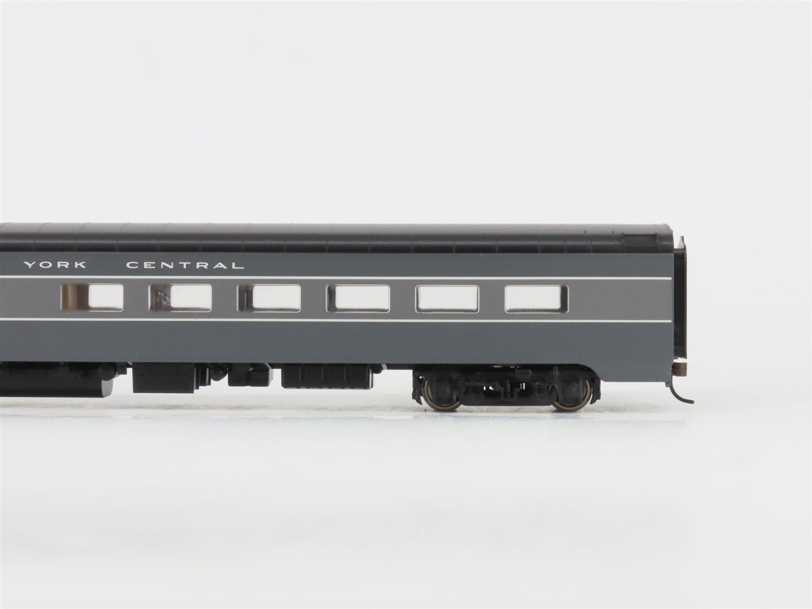 HO Scale Walthers 932-6832 NYC Pullman Standard 48-Seat Diner Passenger Car