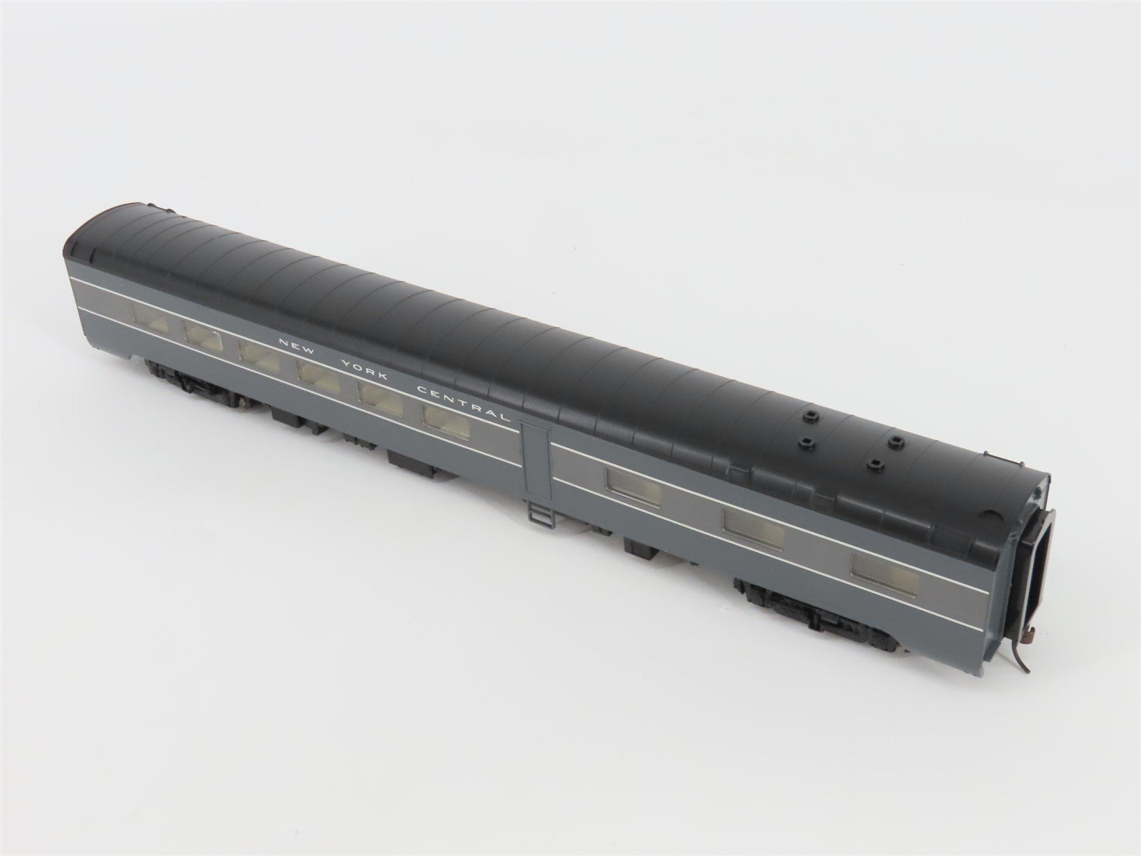 HO Scale Walthers 932-6832 NYC Pullman Standard 48-Seat Diner Passenger Car