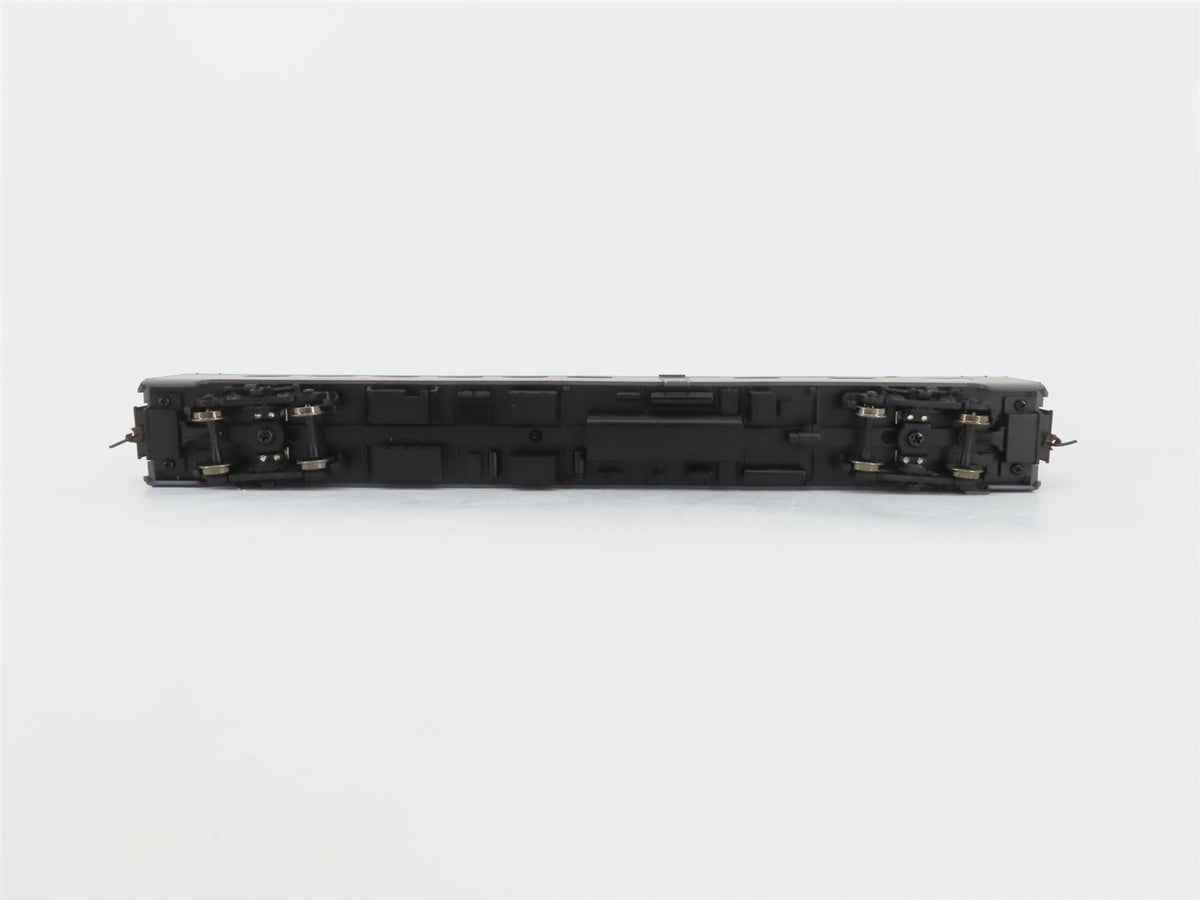 HO Scale Walthers 932-6832 NYC Pullman Standard 48-Seat Diner Passenger Car