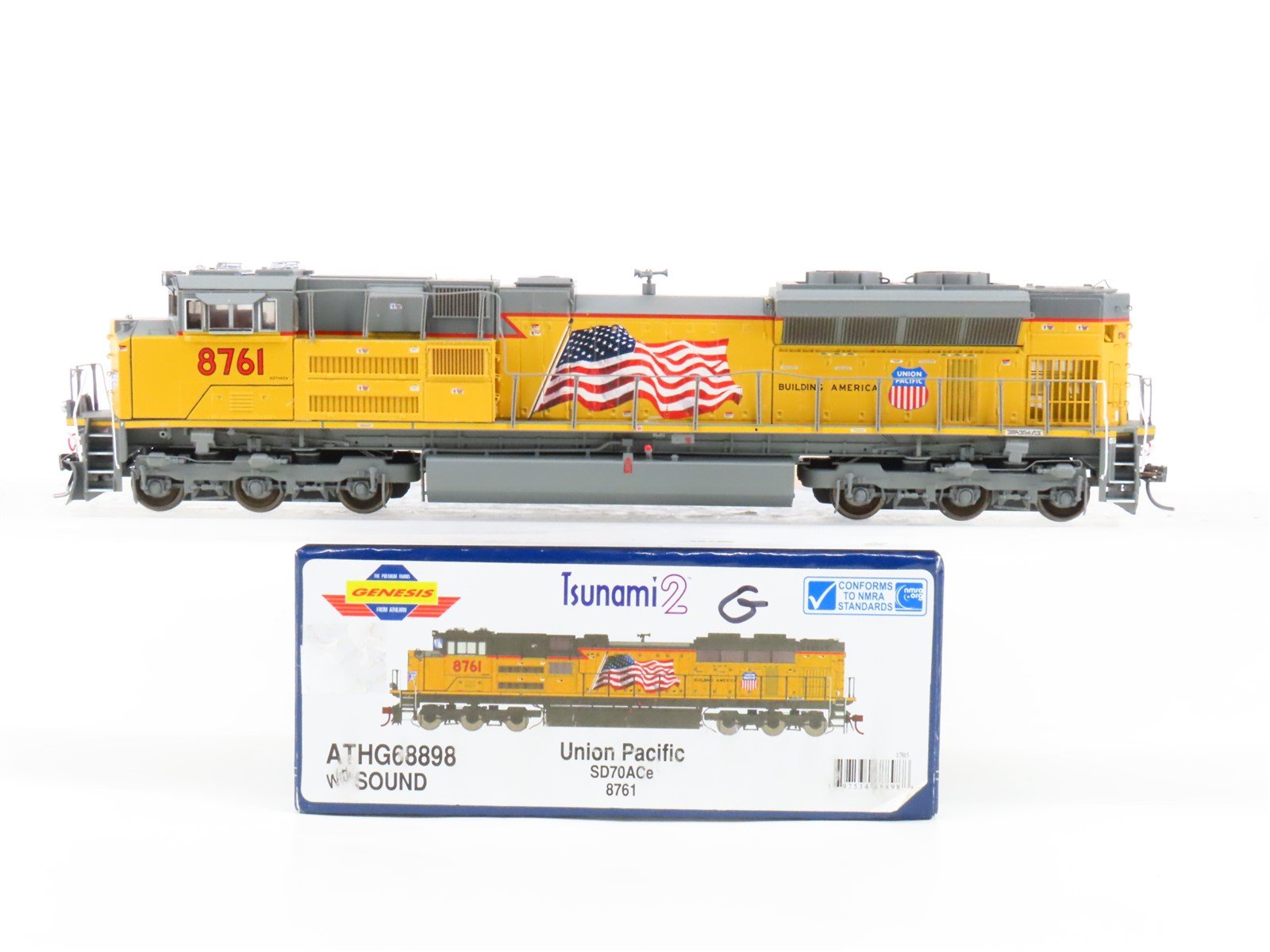 HO Scale Athearn Genesis ATHG68898 UP "Flag" SD70ACe Diesel #8761 w/ DCC & Sound