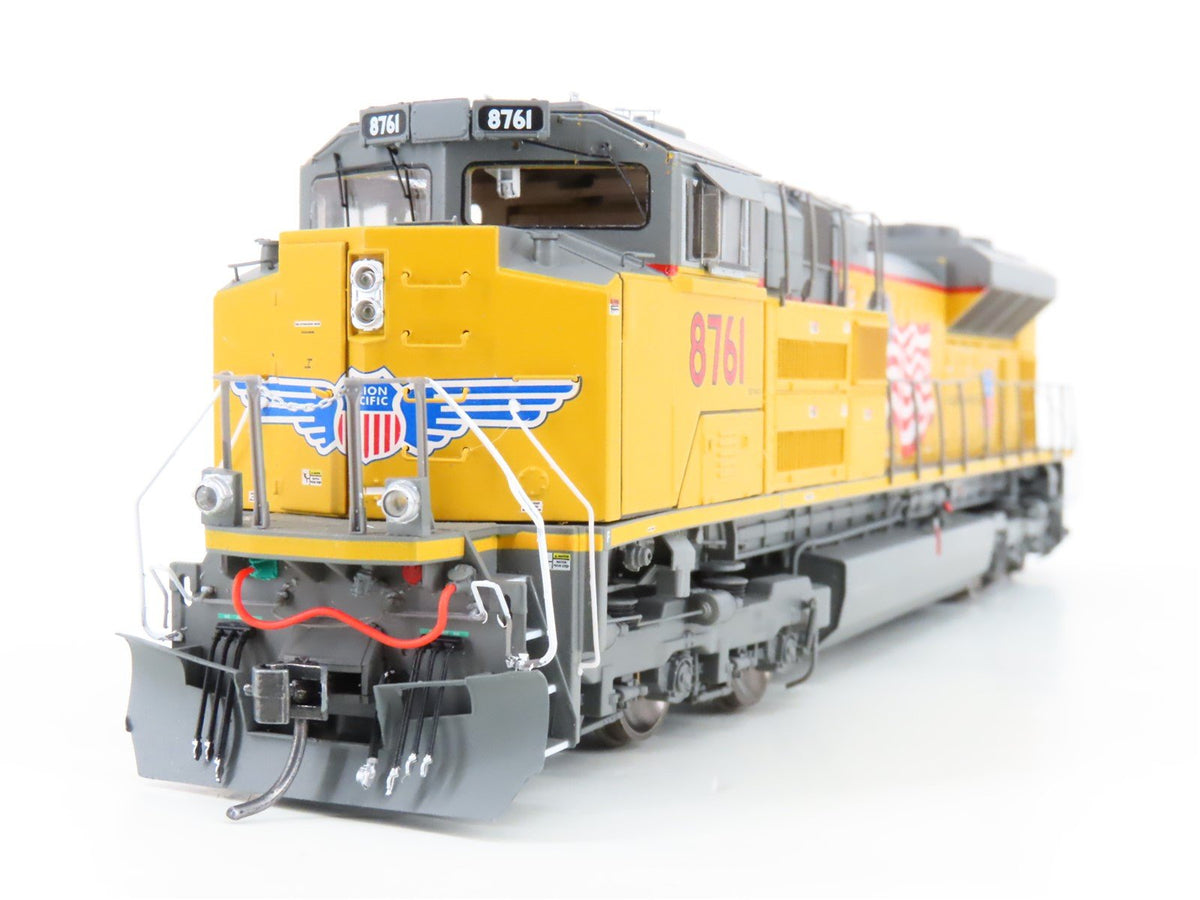 HO Scale Athearn Genesis ATHG68898 UP &quot;Flag&quot; SD70ACe Diesel #8761 w/ DCC &amp; Sound
