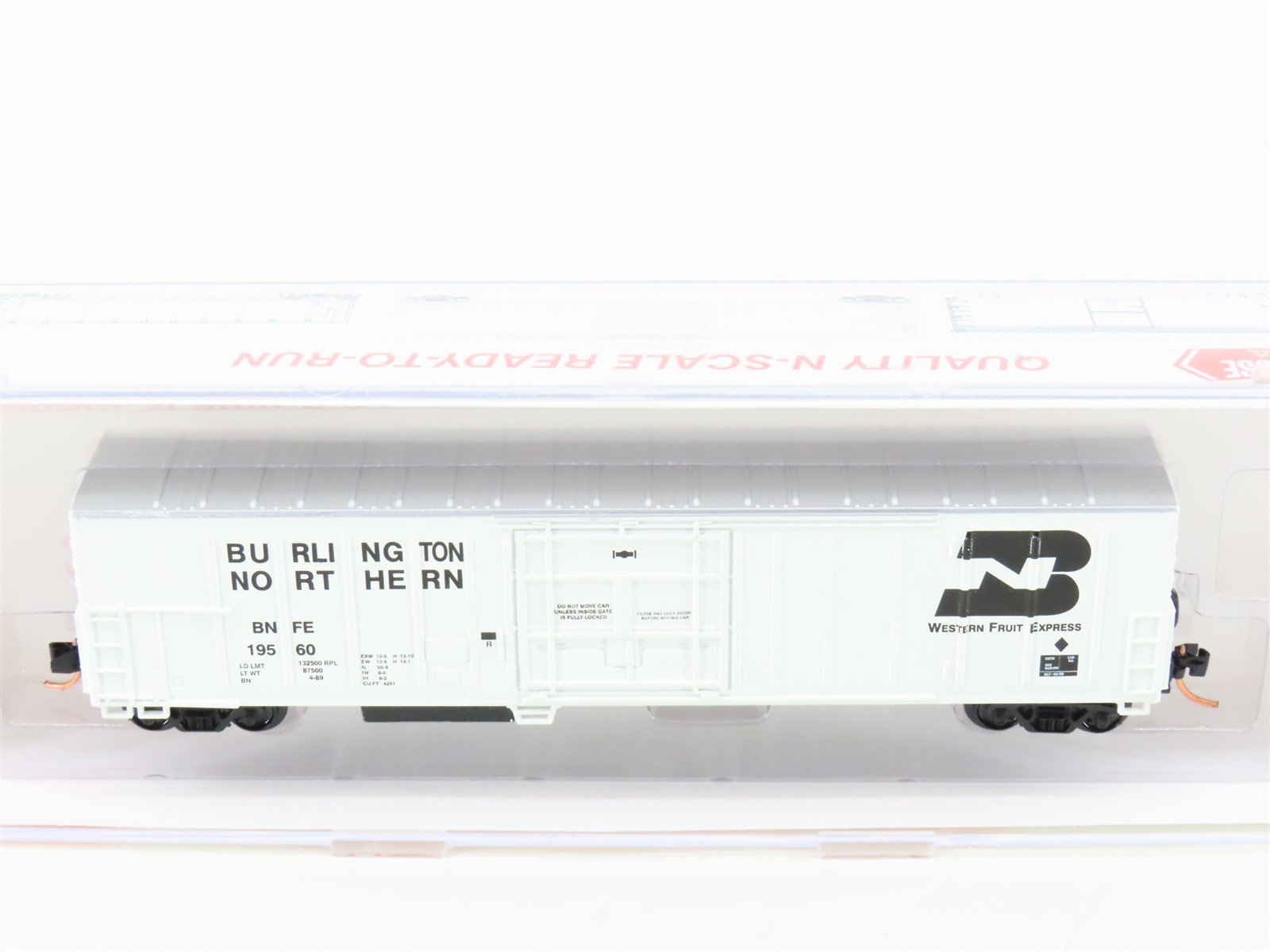 N Roundhouse 84207 BNSF Western Fruit Express 57' Mech Reefer #19556 UPGRADED