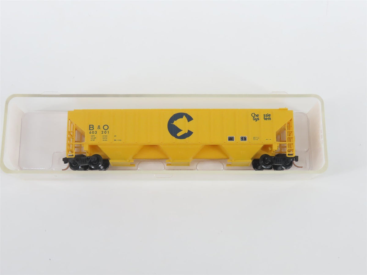 N Scale Red Caboose RN-15424-4 B&amp;O Chessie System 3-Bay Covered Hopper #603201