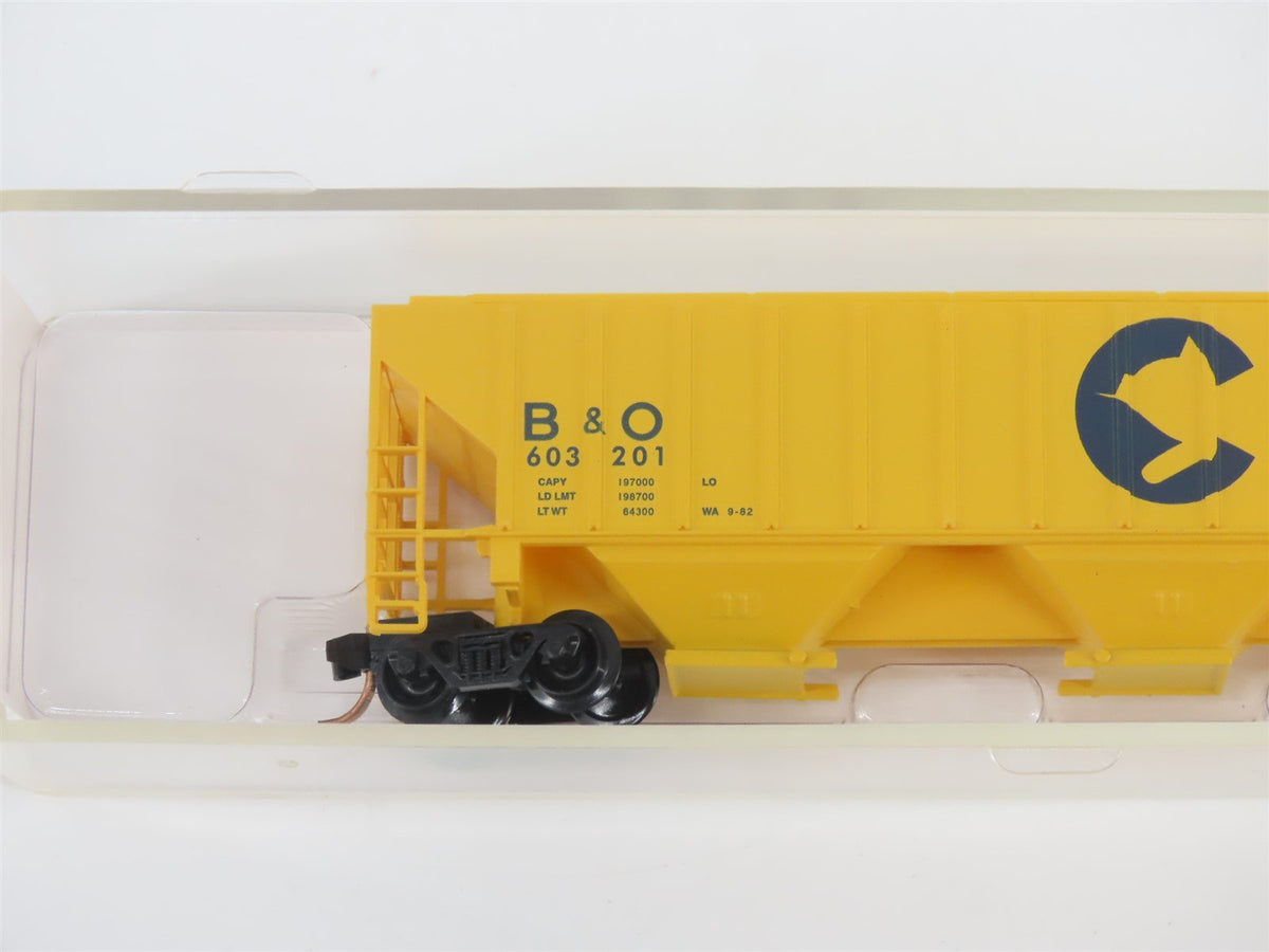 N Scale Red Caboose RN-15424-4 B&amp;O Chessie System 3-Bay Covered Hopper #603201