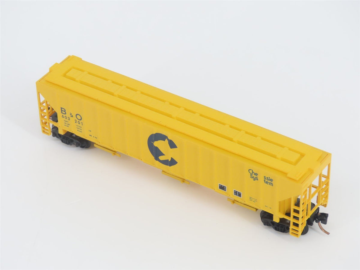 N Scale Red Caboose RN-15424-4 B&amp;O Chessie System 3-Bay Covered Hopper #603201
