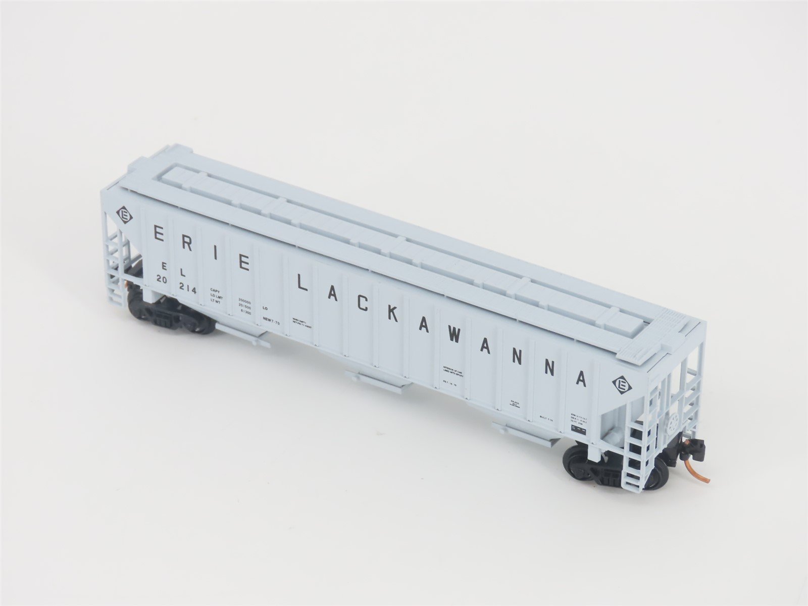 N Scale Red Caboose RN-15422-4 EL Erie Lackawanna 3-Bay Covered Hopper #20214