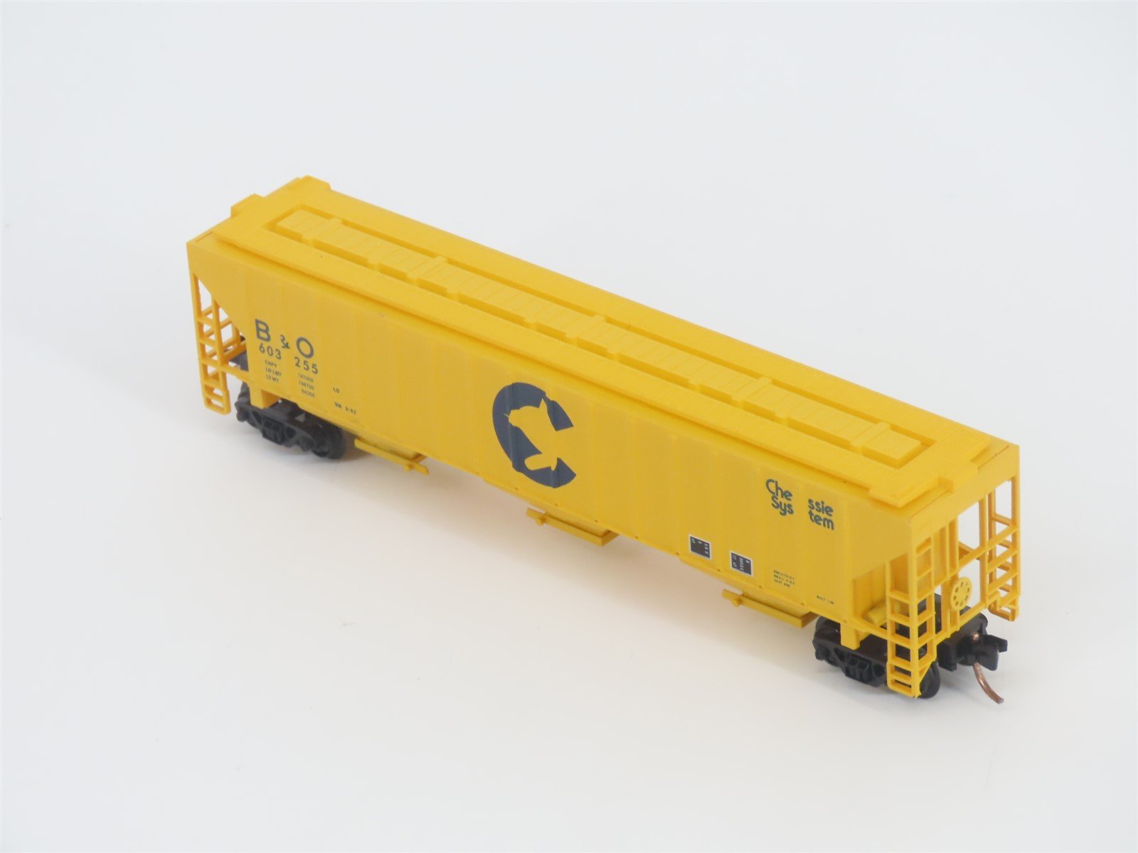 N Scale Red Caboose RN-15424-5 B&O Chessie System 3-Bay Covered Hopper #603255