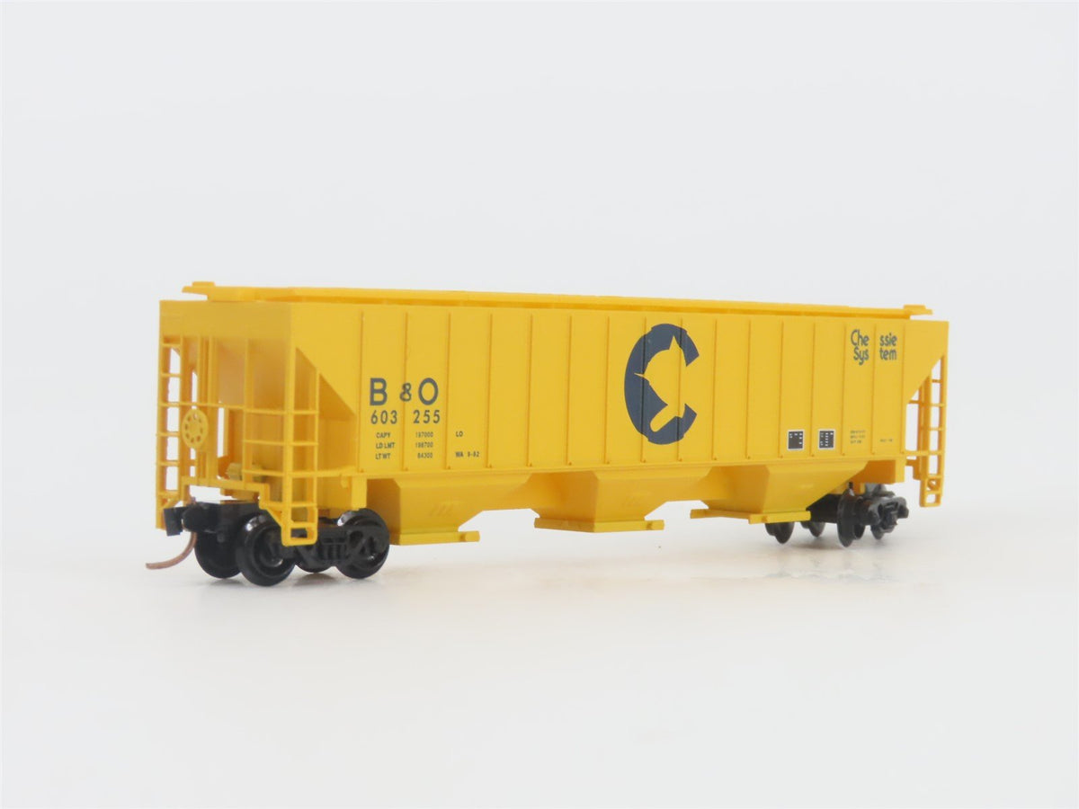 N Scale Red Caboose RN-15424-5 B&amp;O Chessie System 3-Bay Covered Hopper #603255