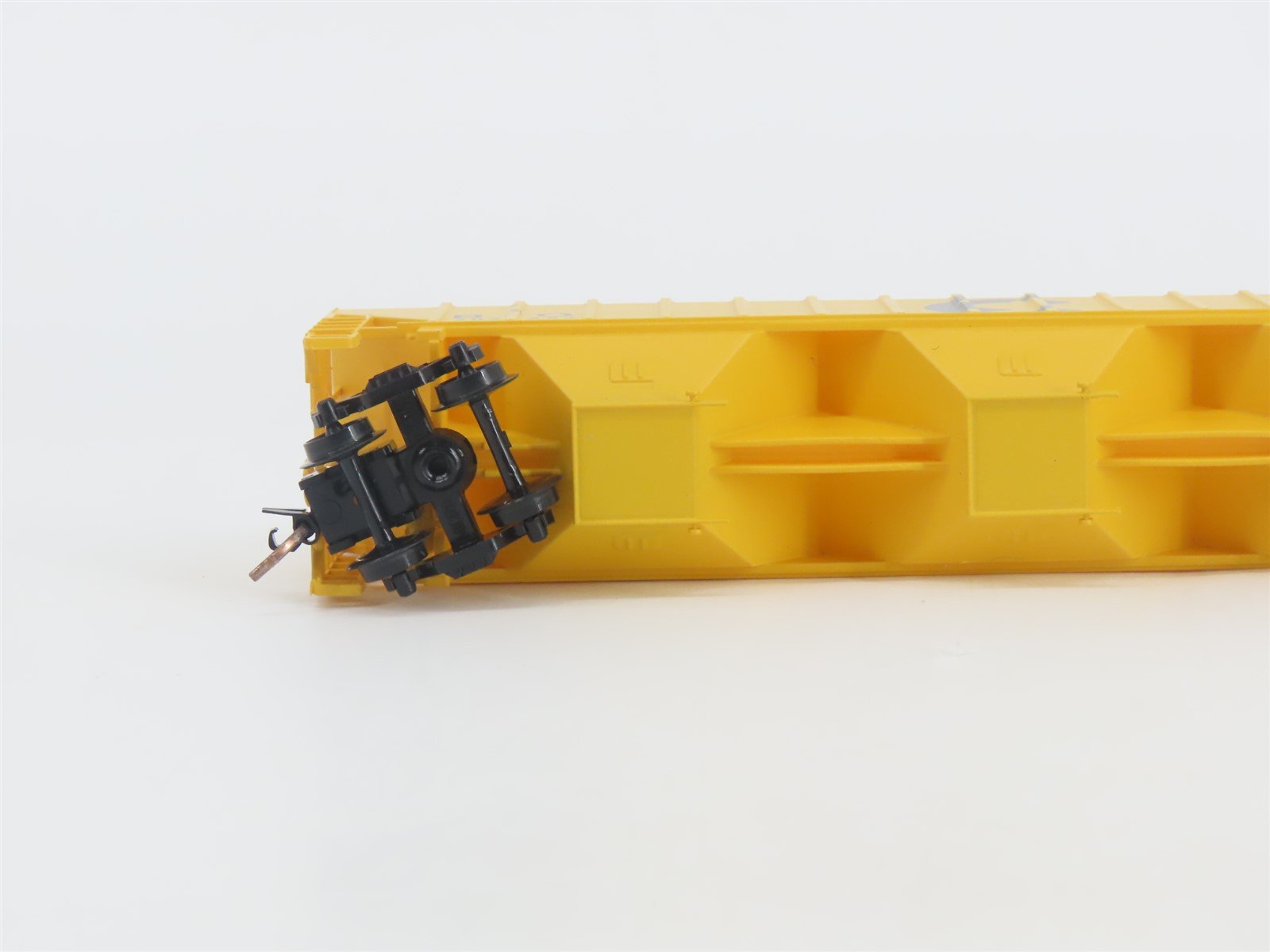 N Scale Red Caboose RN-15424-5 B&O Chessie System 3-Bay Covered Hopper #603255