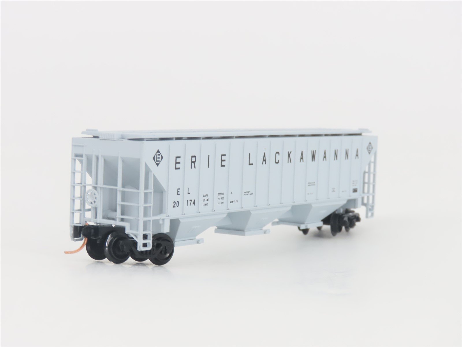 N Scale Red Caboose RN-15422-2 EL Erie Lackawanna 3-Bay Covered Hopper #20174