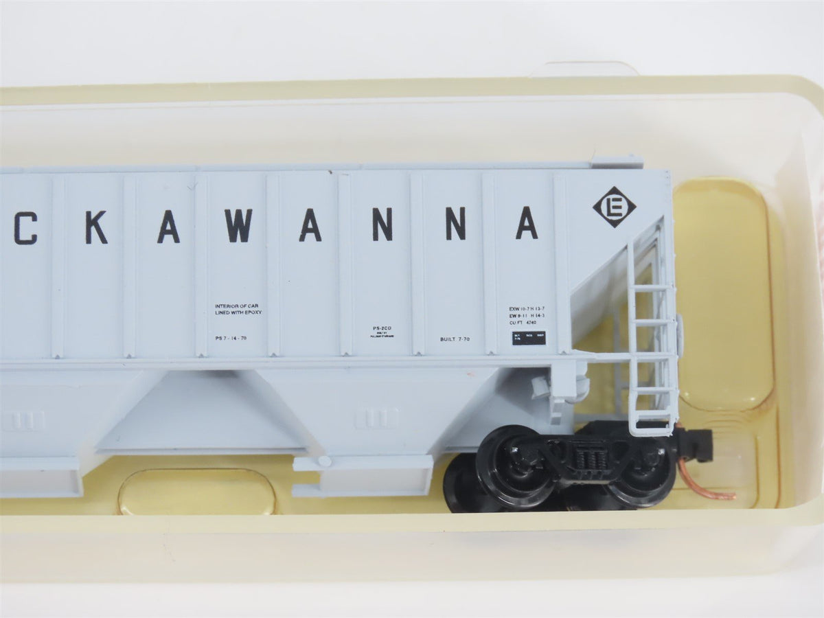 N Scale Red Caboose RN-15422-3 EL Erie Lackawanna 3-Bay Covered Hopper #20193