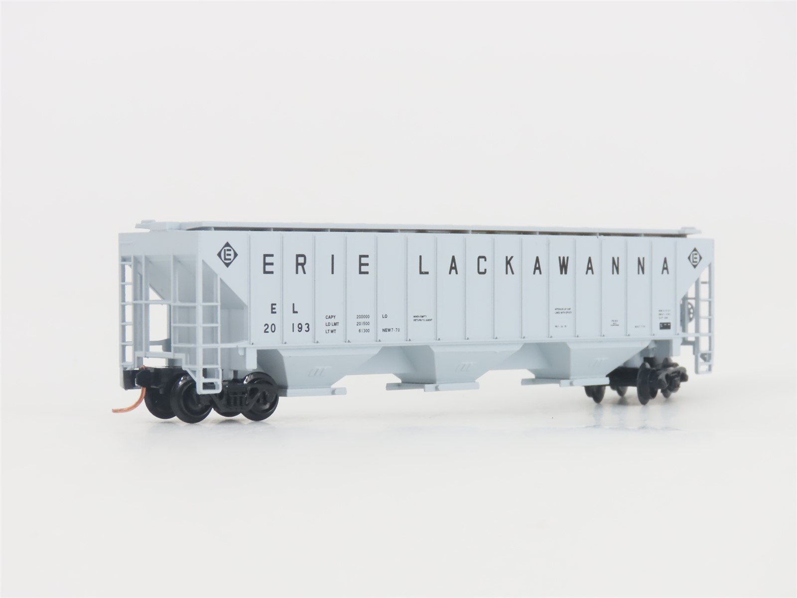 N Scale Red Caboose RN-15422-3 EL Erie Lackawanna 3-Bay Covered Hopper #20193