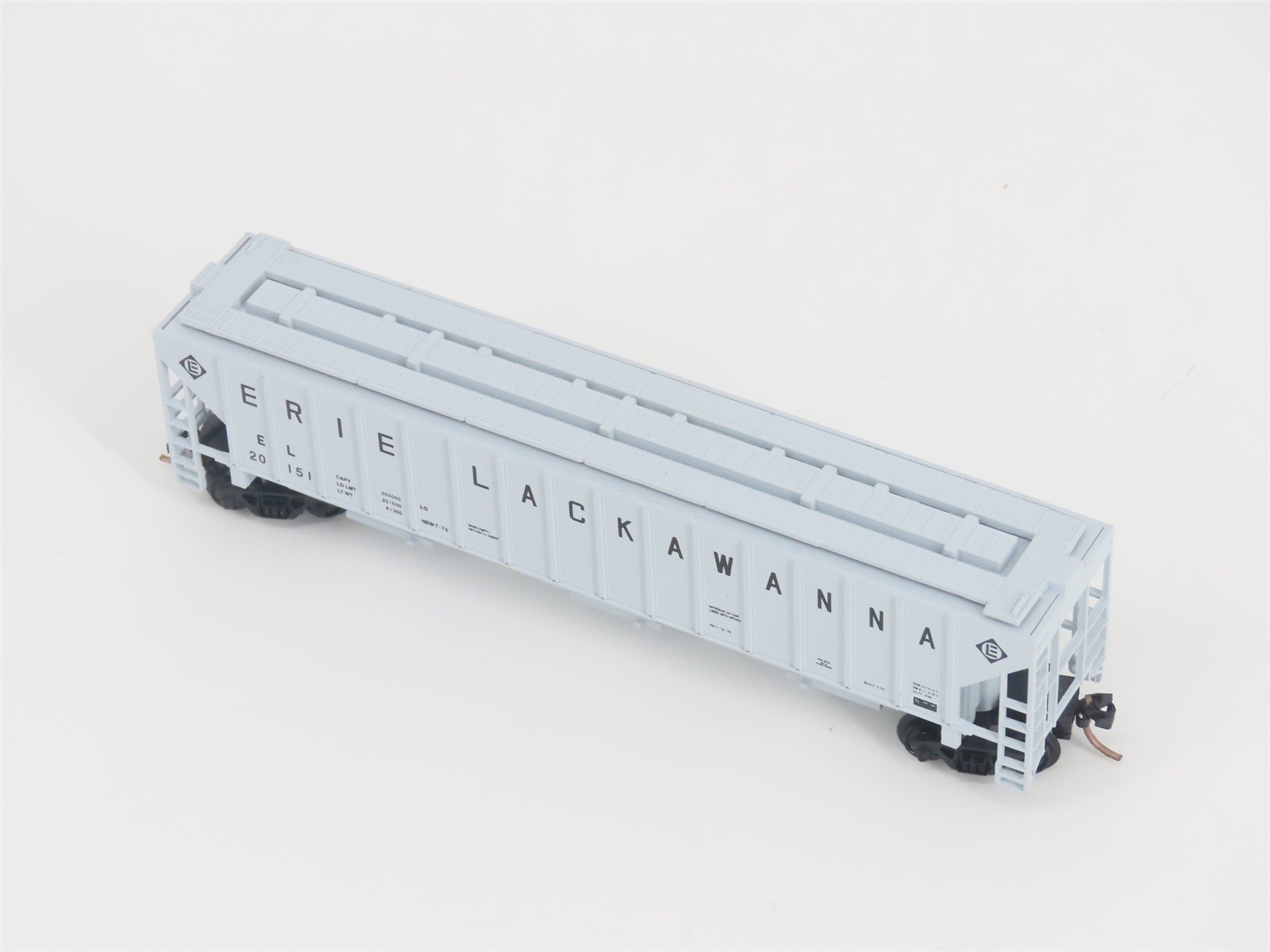 N Scale Red Caboose RN-15422-1 EL Erie Lackawanna 3-Bay Covered Hopper #20151