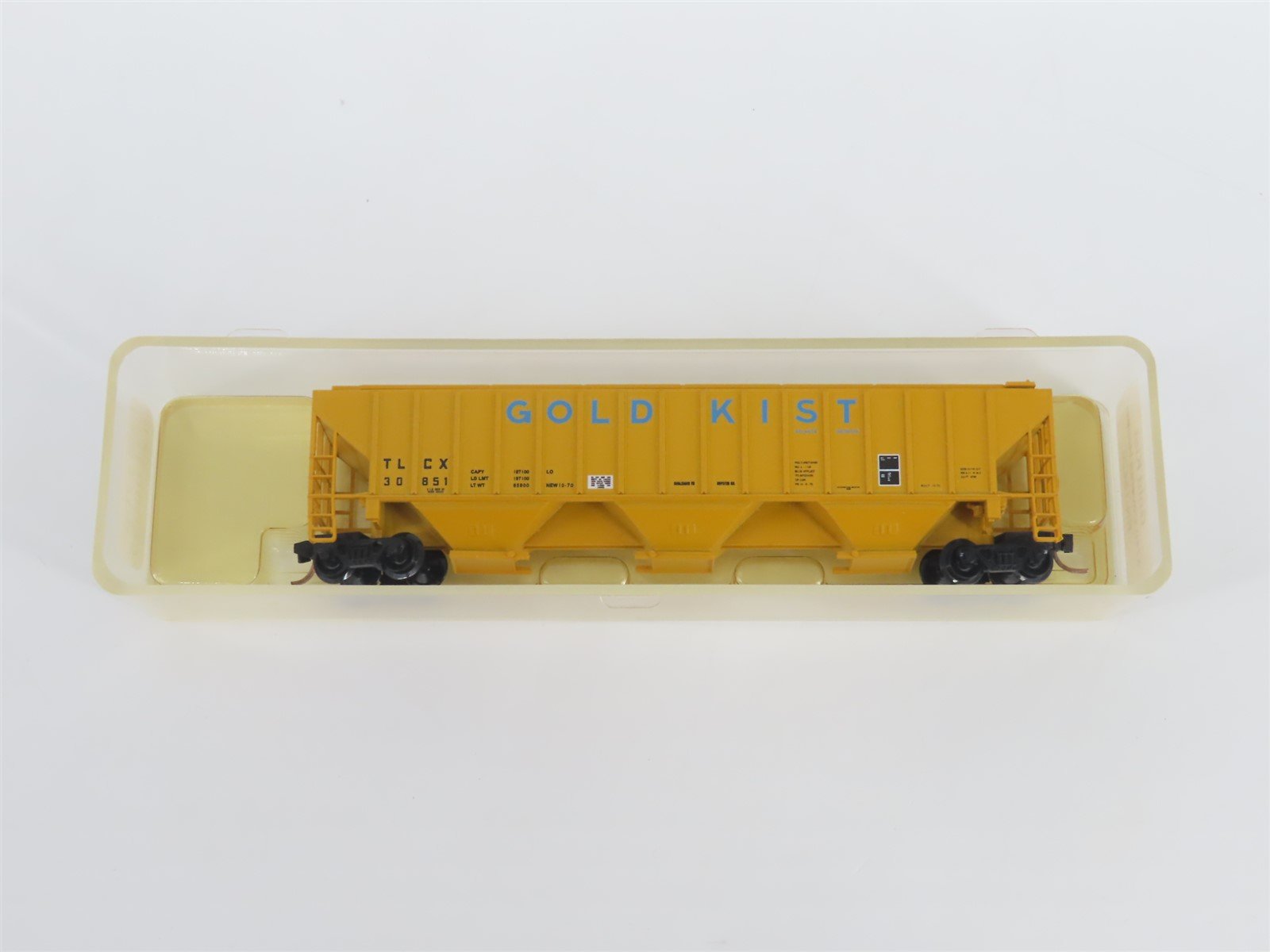 N Scale Red Caboose RN-15420 Gold Kist 3-Bay Covered Hopper #30851