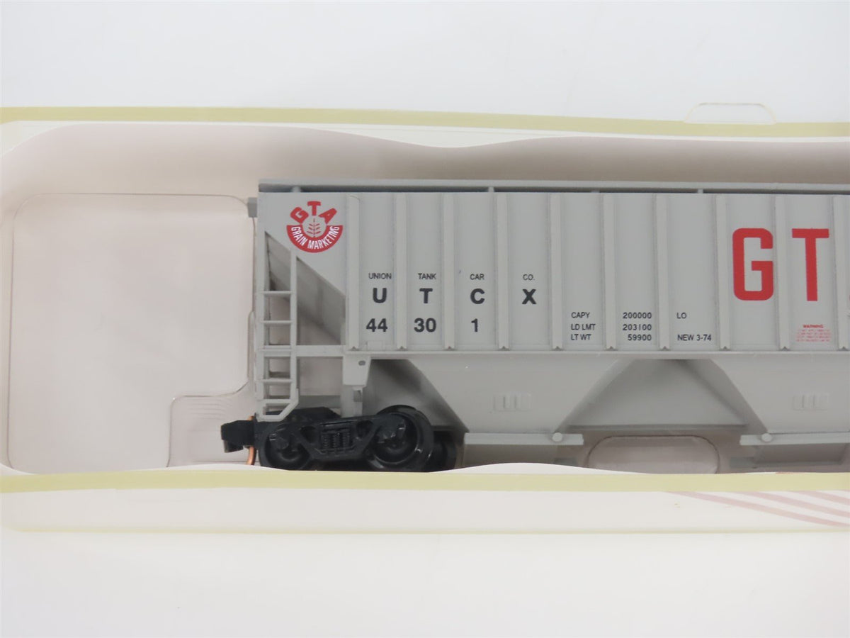 N Scale Red Caboose RN-15620 UTCX GTA 3-Bay Covered Hopper #44301
