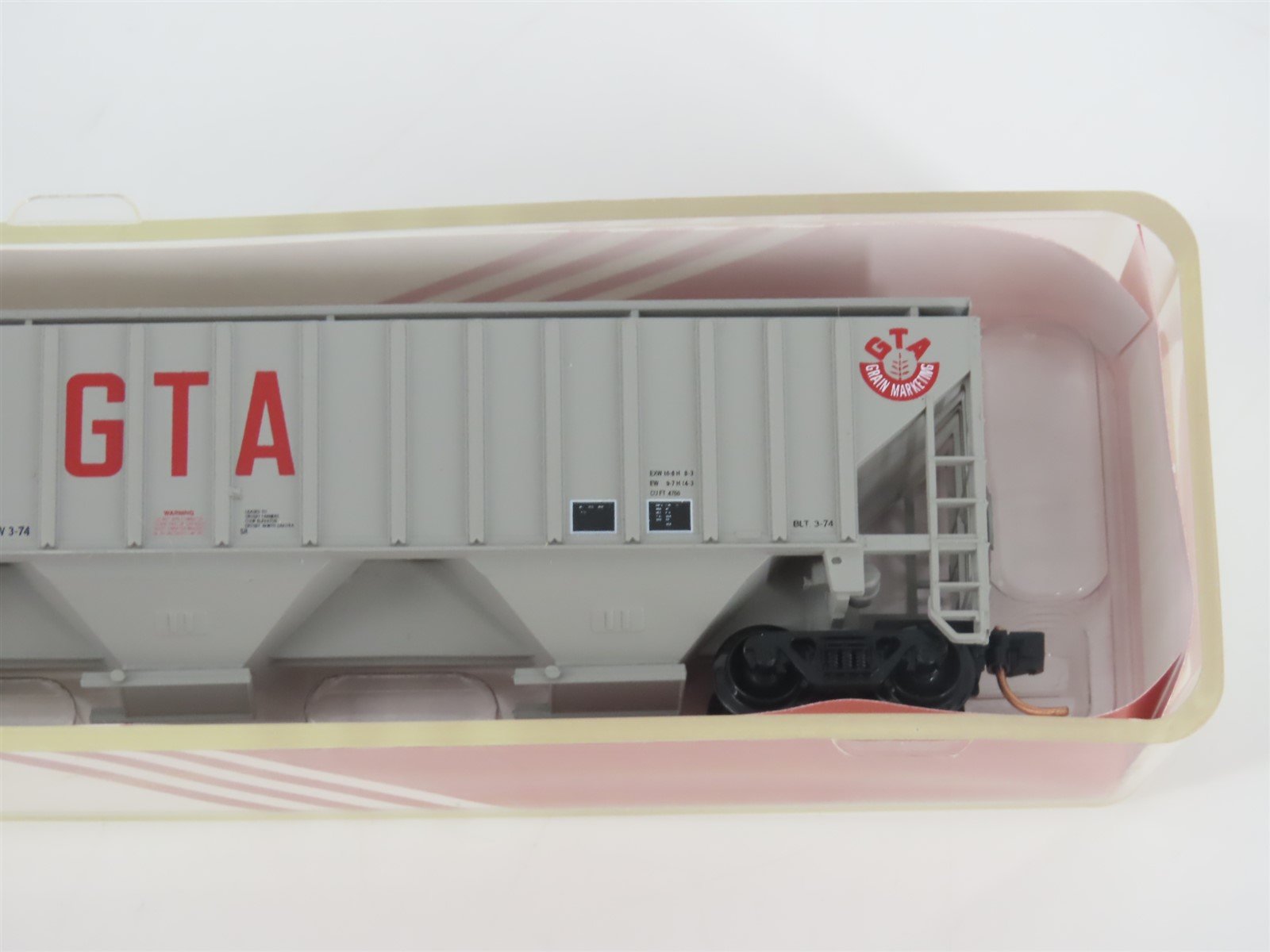 N Scale Red Caboose RN-15620 UTCX GTA 3-Bay Covered Hopper #44301