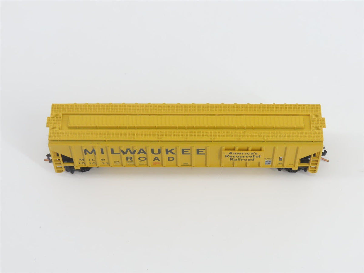N Scale Red Caboose RM-25628-7 MILW Milwaukee Road 3-Bay Covered Hopper #101033