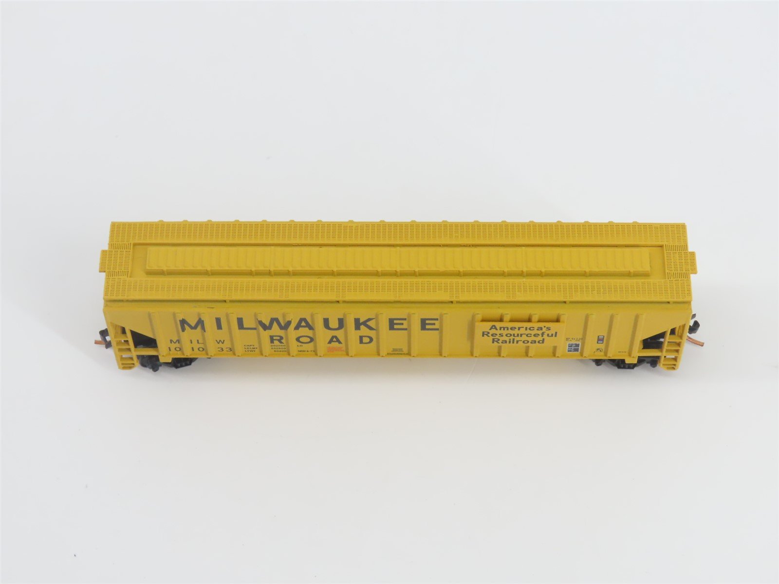 N Scale Red Caboose RM-25628-7 MILW Milwaukee Road 3-Bay Covered Hopper #101033