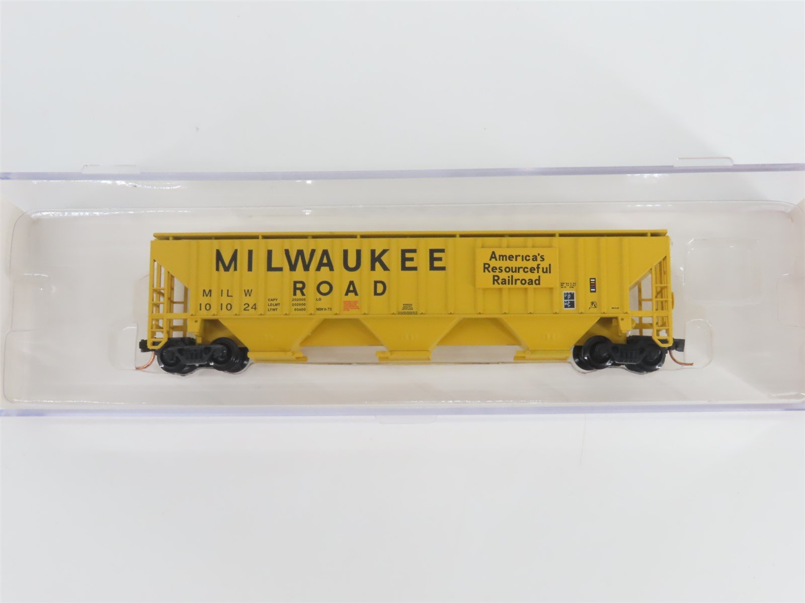 N Scale Red Caboose RM-25628-6 MILW Milwaukee Road 3-Bay Covered Hopper #101024
