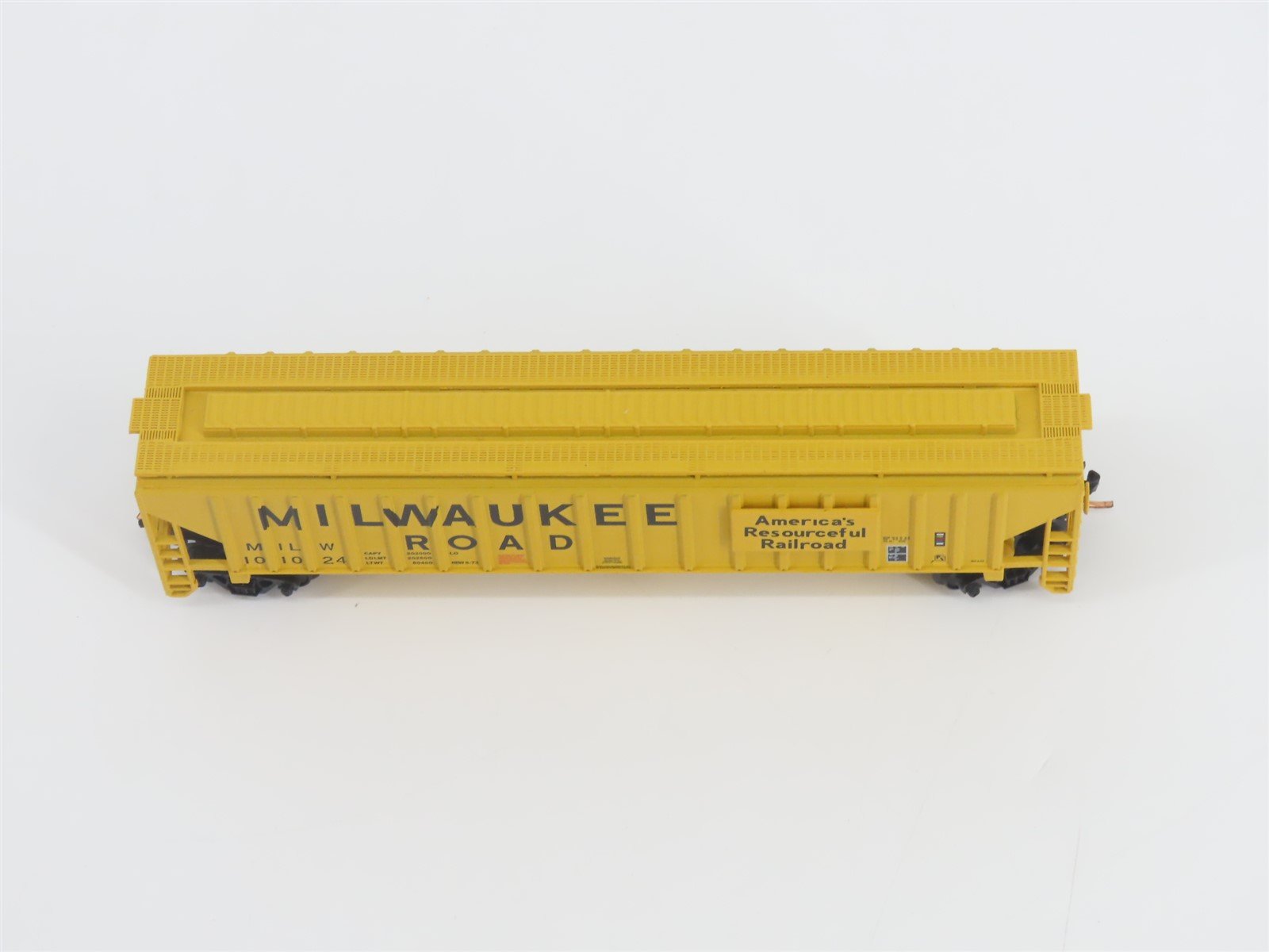 N Scale Red Caboose RM-25628-6 MILW Milwaukee Road 3-Bay Covered Hopper #101024