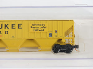 N Scale Red Caboose RM-25628-2 MILW Milwaukee Road 3-Bay Covered Hopper #100689